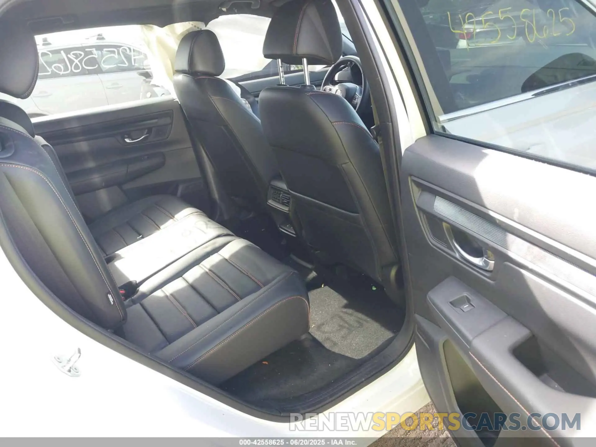 8 fotografías del automóvil dañado 7FARS6H83RE056497 HONDA CR-V HYBRID 2024