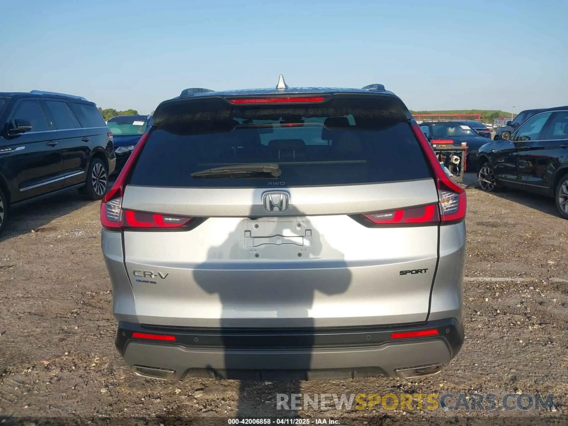 16 fotografías del automóvil dañado 7FARS6H86RE019136 HONDA CR-V HYBRID 2024