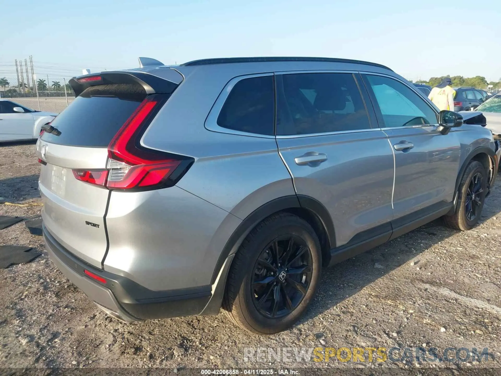 4 fotografías del automóvil dañado 7FARS6H86RE019136 HONDA CR-V HYBRID 2024