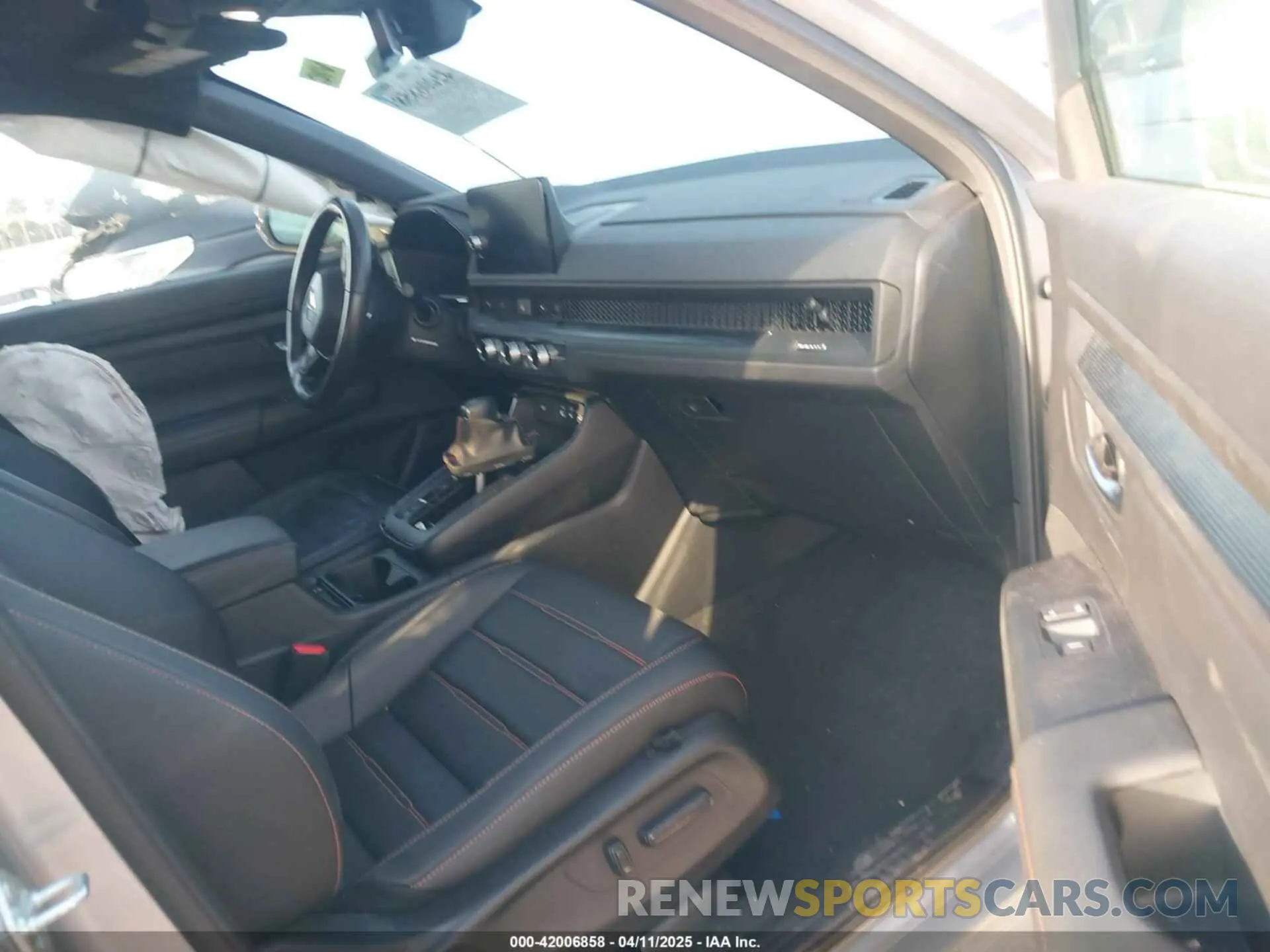 5 fotografías del automóvil dañado 7FARS6H86RE019136 HONDA CR-V HYBRID 2024