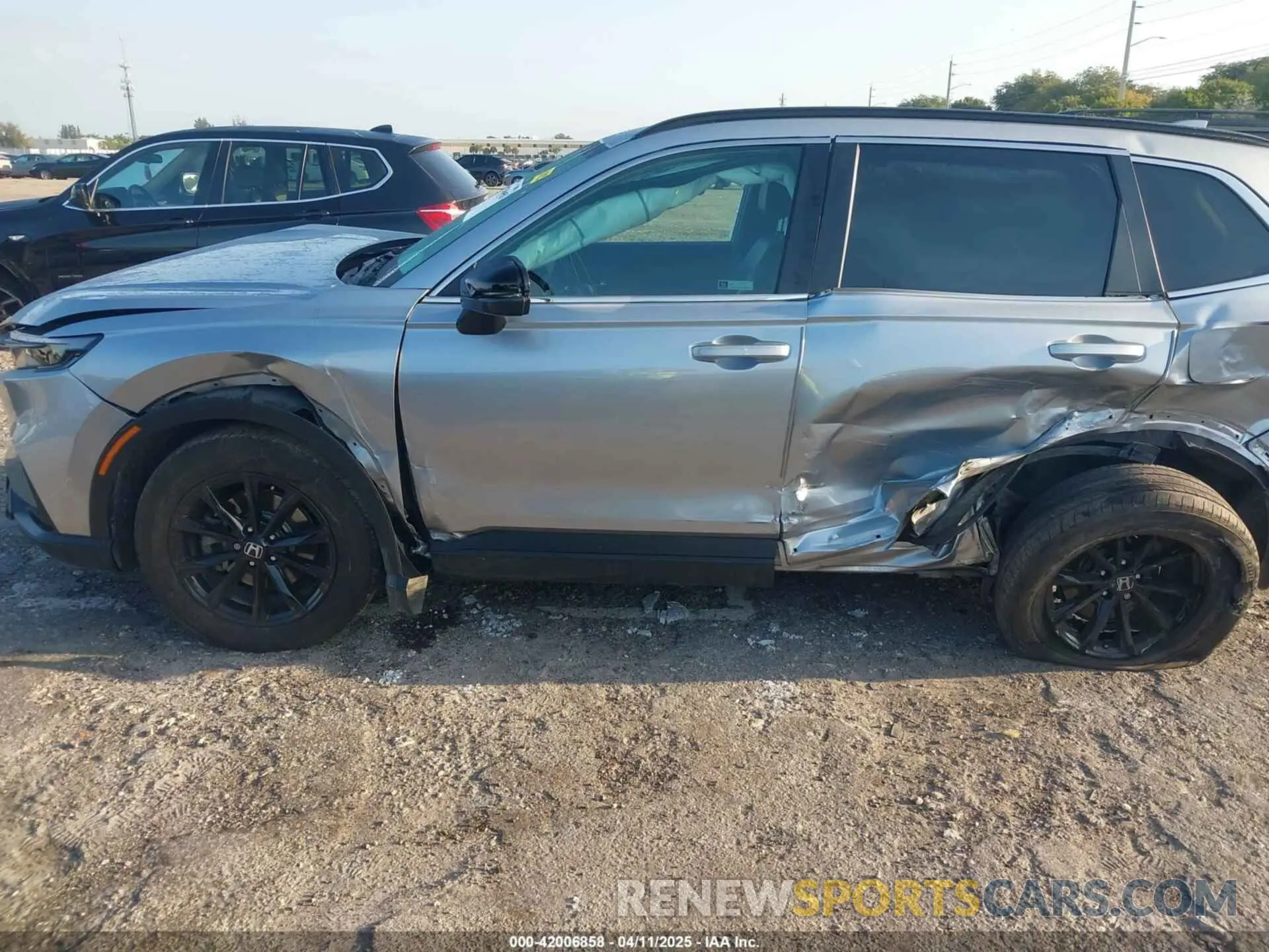 6 fotografías del automóvil dañado 7FARS6H86RE019136 HONDA CR-V HYBRID 2024
