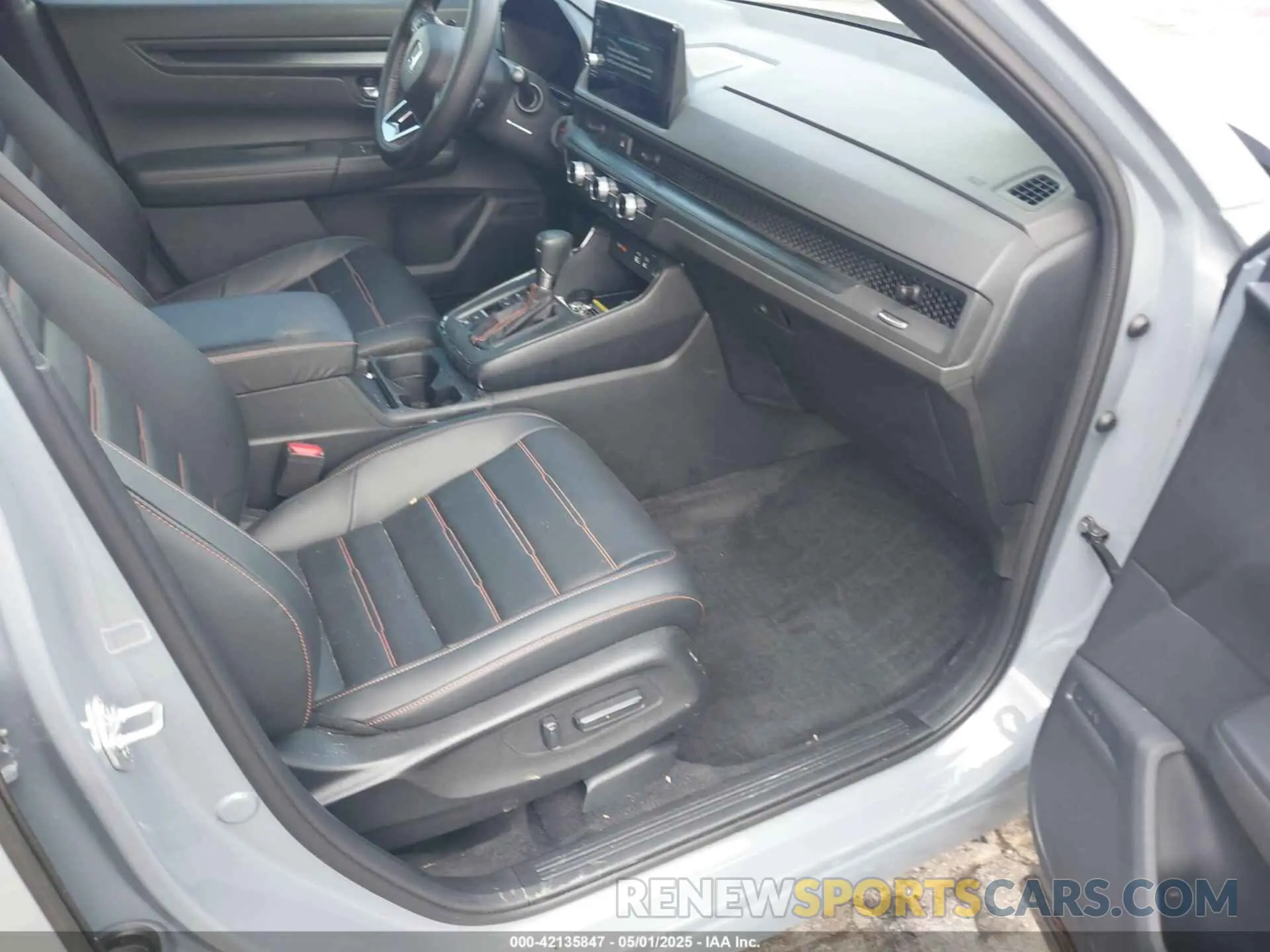 5 fotografías del automóvil dañado 7FARS6H87RE000014 HONDA CR-V HYBRID 2024