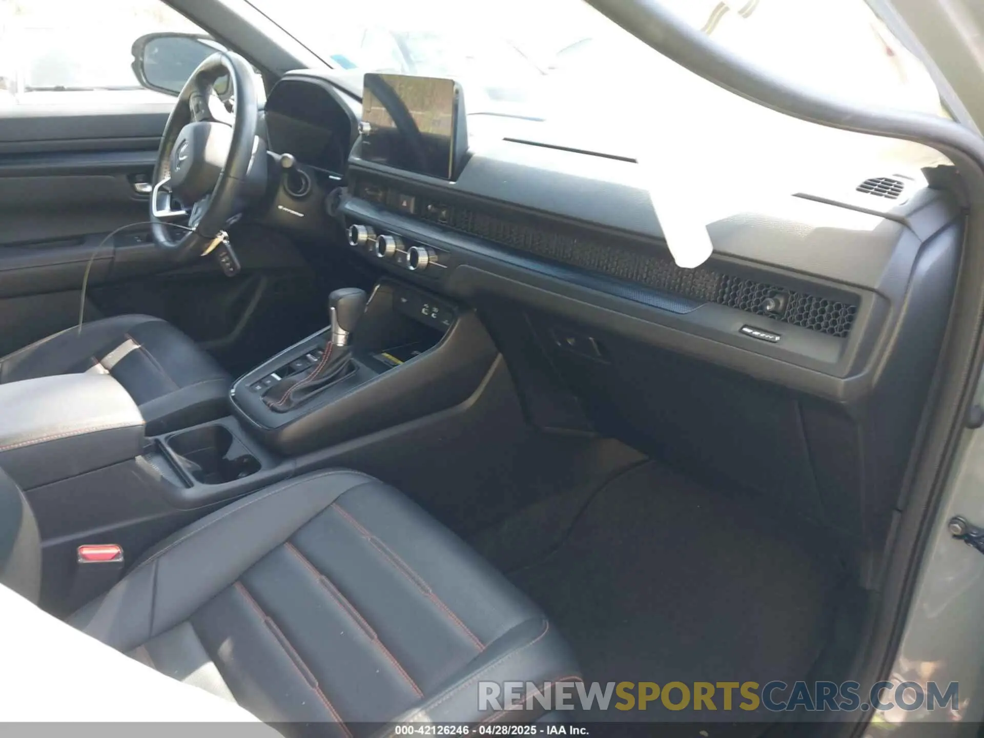 5 fotografías del automóvil dañado 7FARS6H87RE000031 HONDA CR-V HYBRID 2024