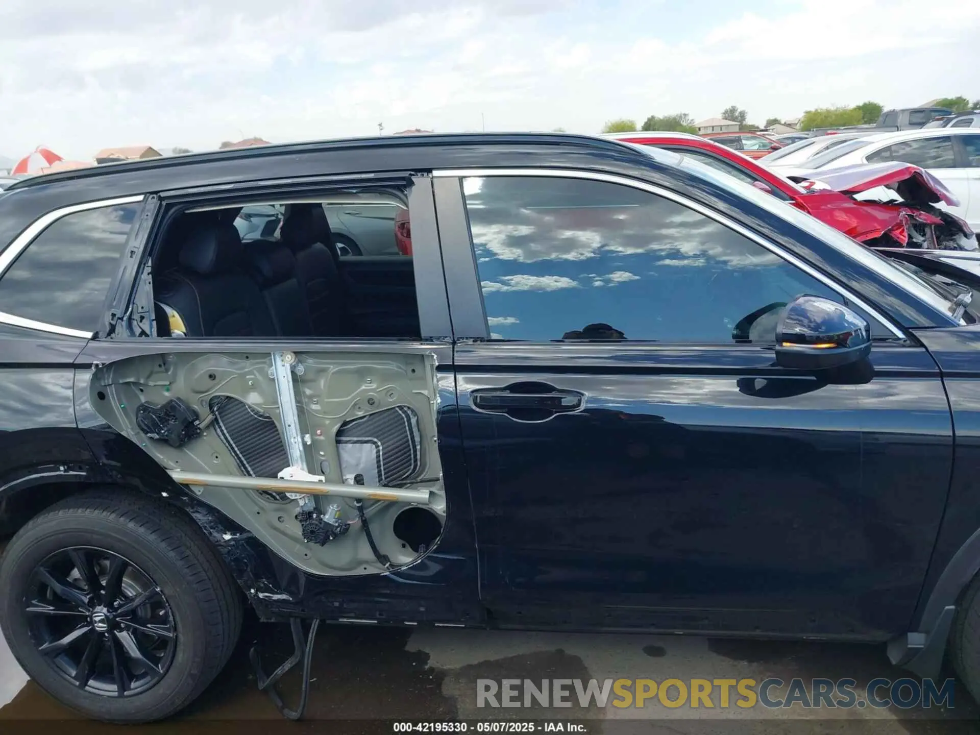 14 fotografías del automóvil dañado 7FARS6H87RE001017 HONDA CR-V HYBRID 2024