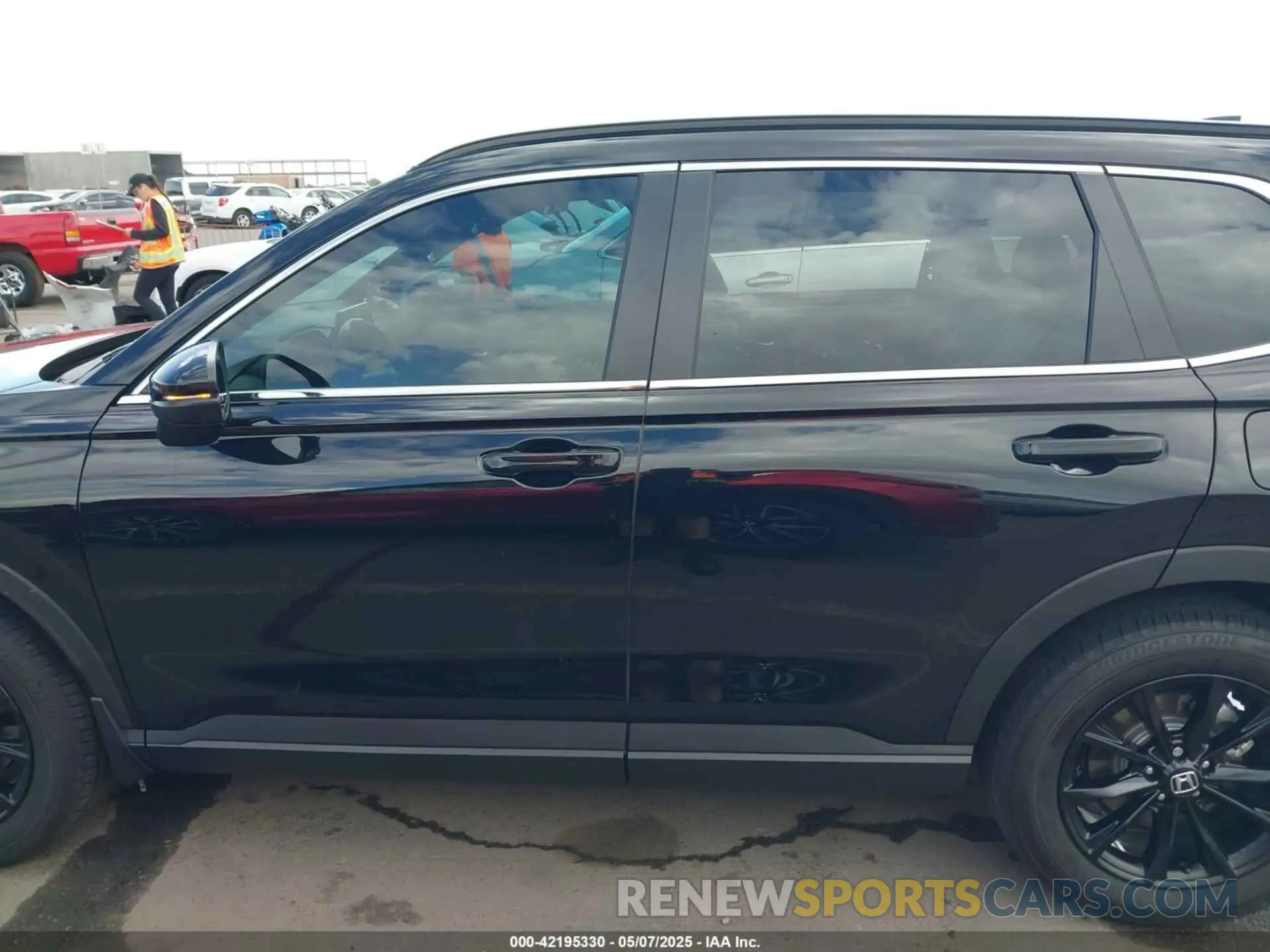 15 fotografías del automóvil dañado 7FARS6H87RE001017 HONDA CR-V HYBRID 2024