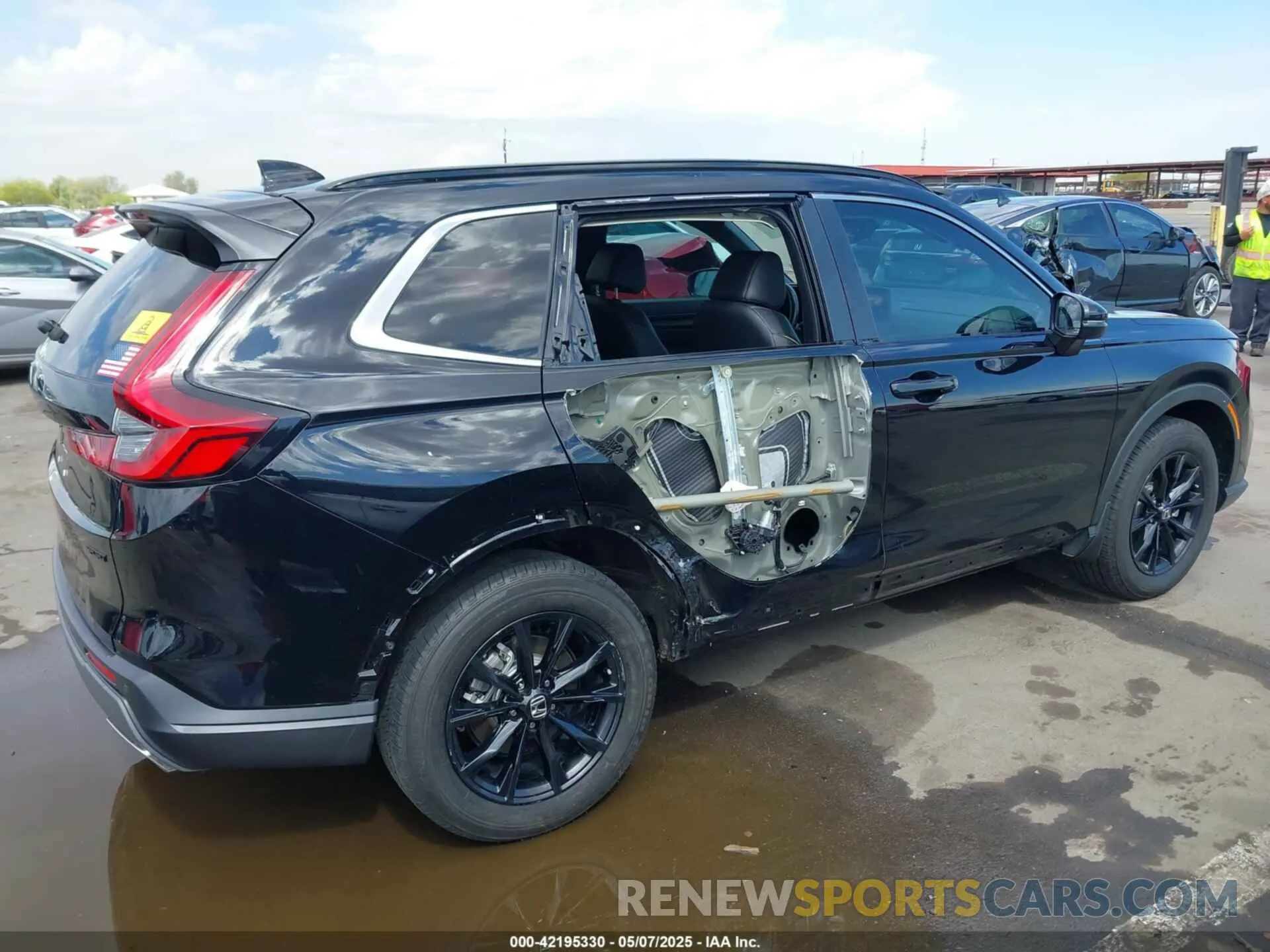 6 fotografías del automóvil dañado 7FARS6H87RE001017 HONDA CR-V HYBRID 2024