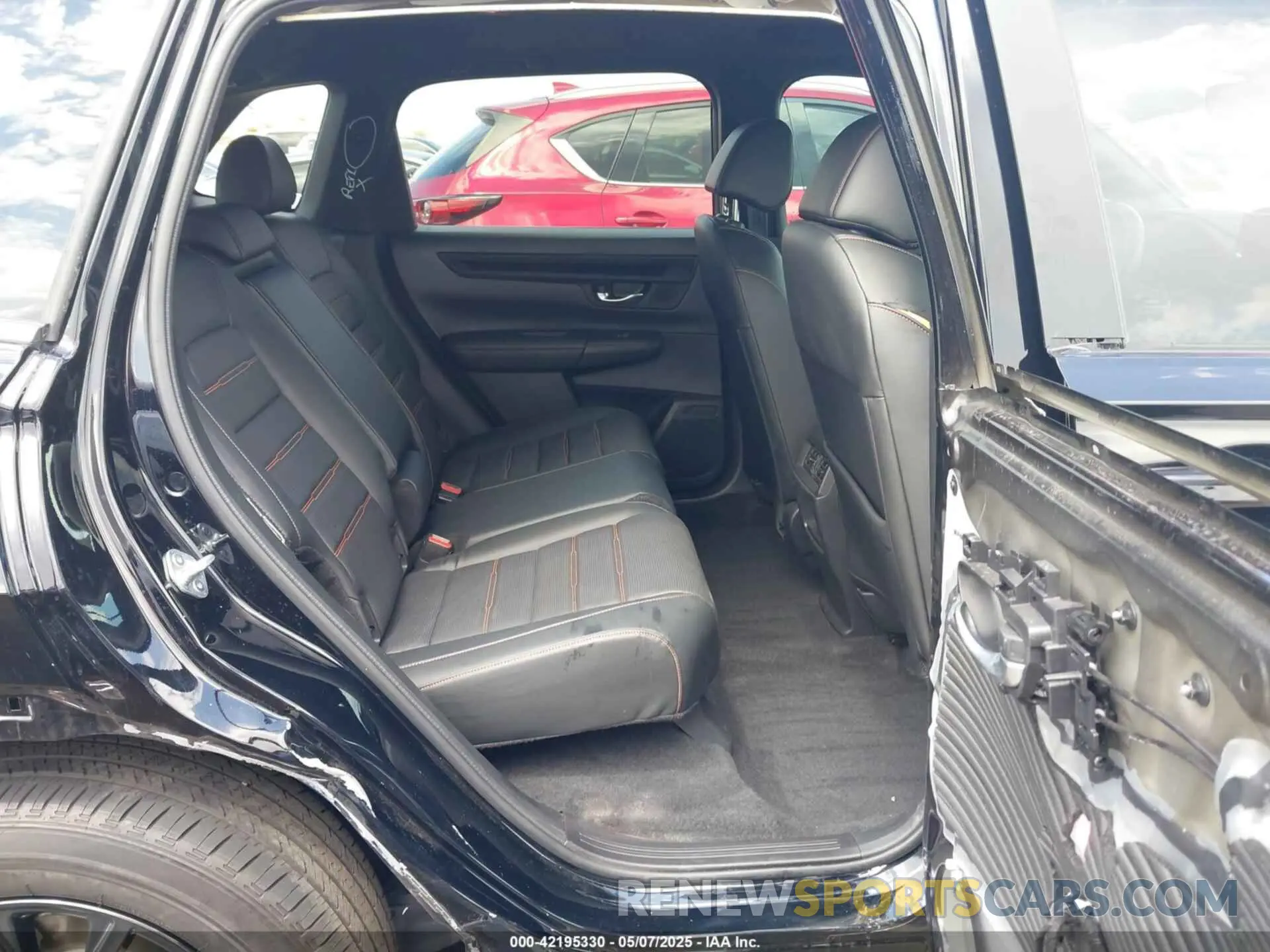 8 fotografías del automóvil dañado 7FARS6H87RE001017 HONDA CR-V HYBRID 2024