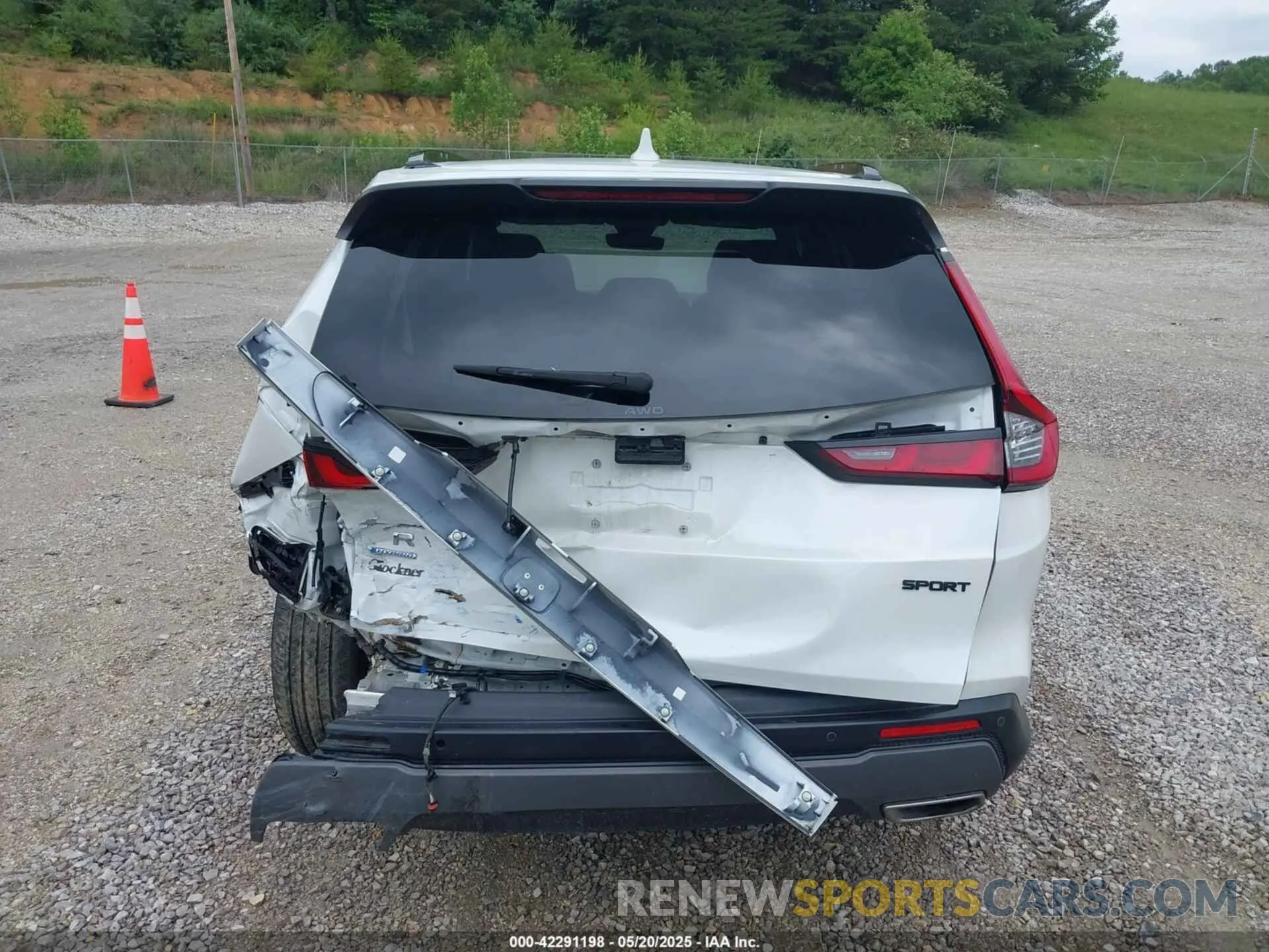 17 fotografías del automóvil dañado 7FARS6H88RE018666 HONDA CR-V HYBRID 2024
