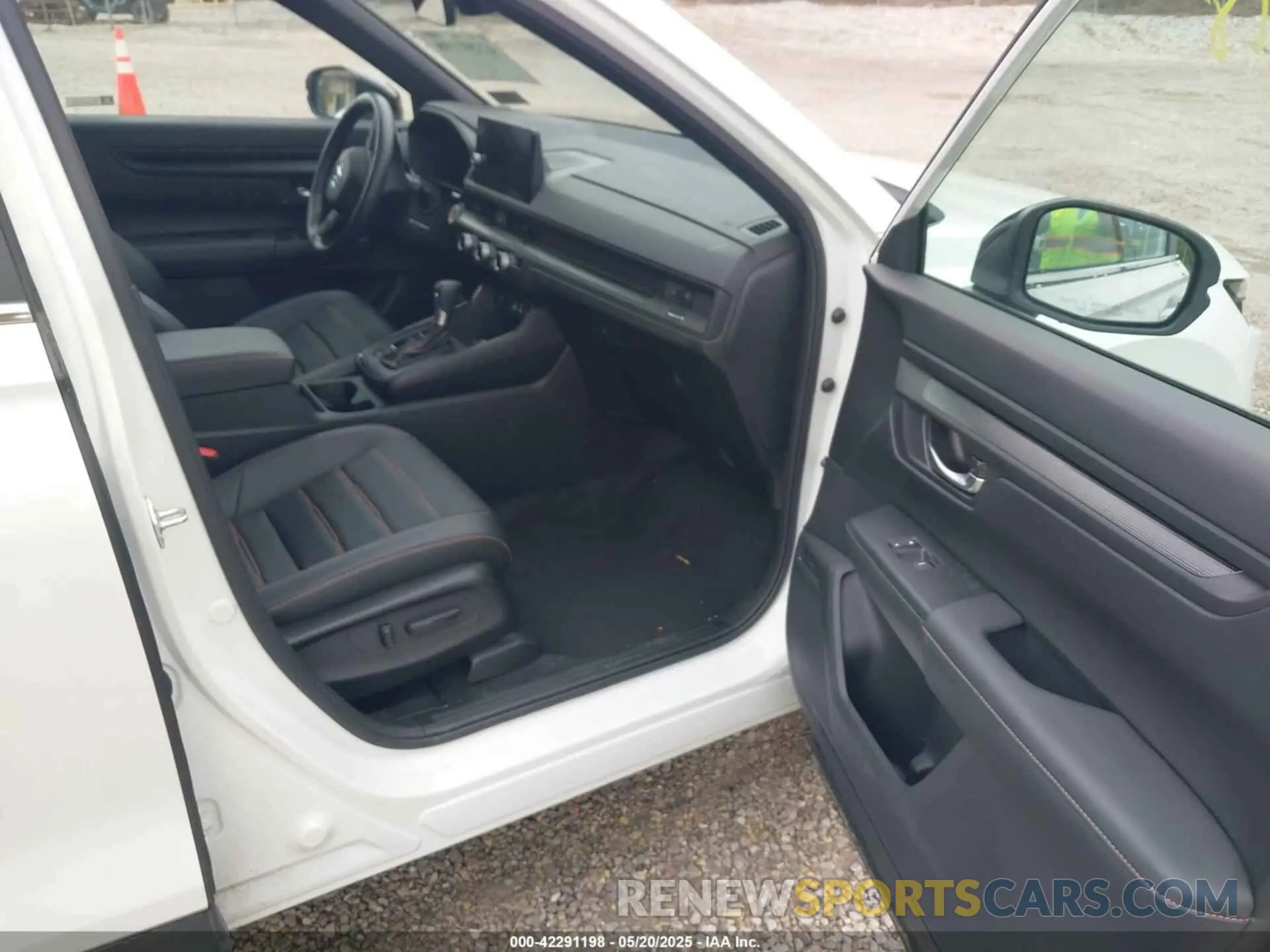 5 fotografías del automóvil dañado 7FARS6H88RE018666 HONDA CR-V HYBRID 2024