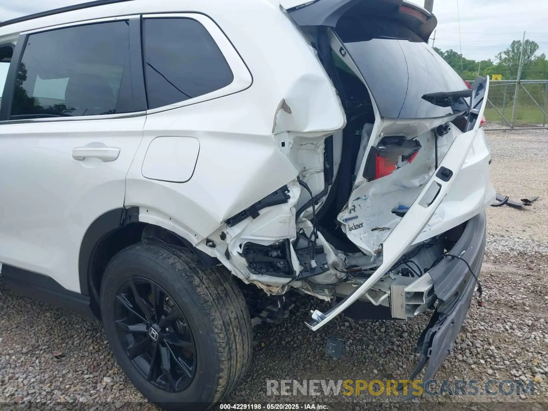 6 fotografías del automóvil dañado 7FARS6H88RE018666 HONDA CR-V HYBRID 2024