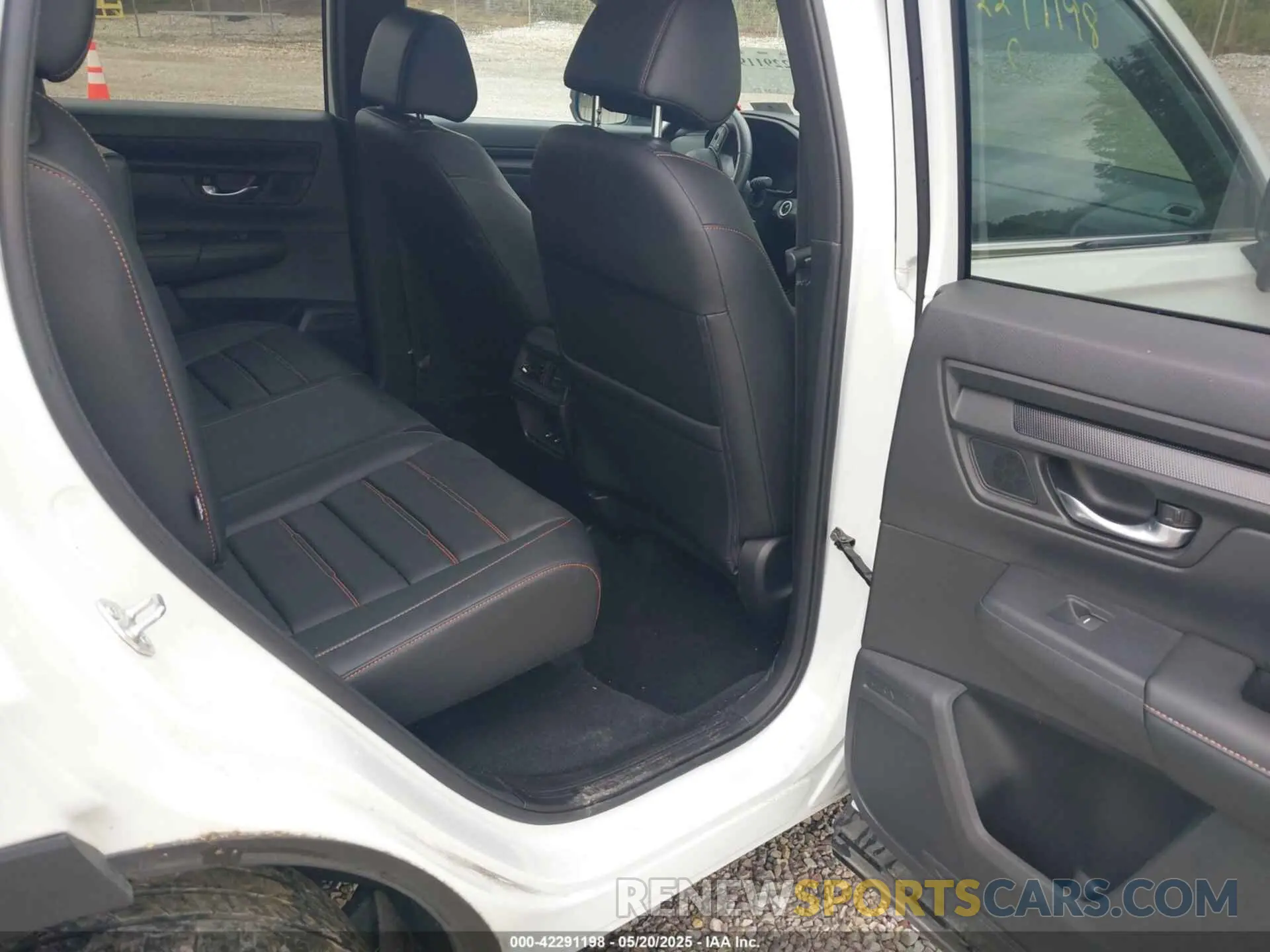 8 fotografías del automóvil dañado 7FARS6H88RE018666 HONDA CR-V HYBRID 2024