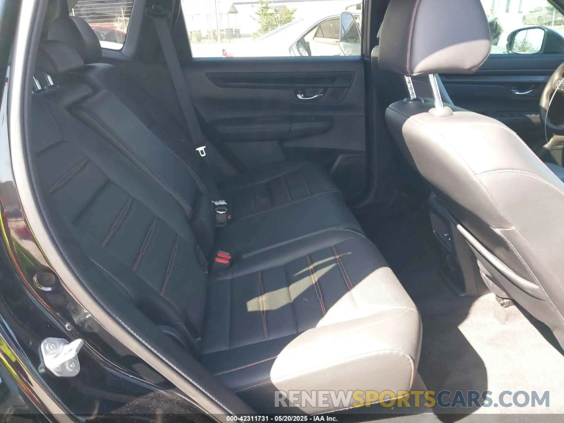 8 fotografías del automóvil dañado 7FARS6H89RE069089 HONDA CR-V HYBRID 2024