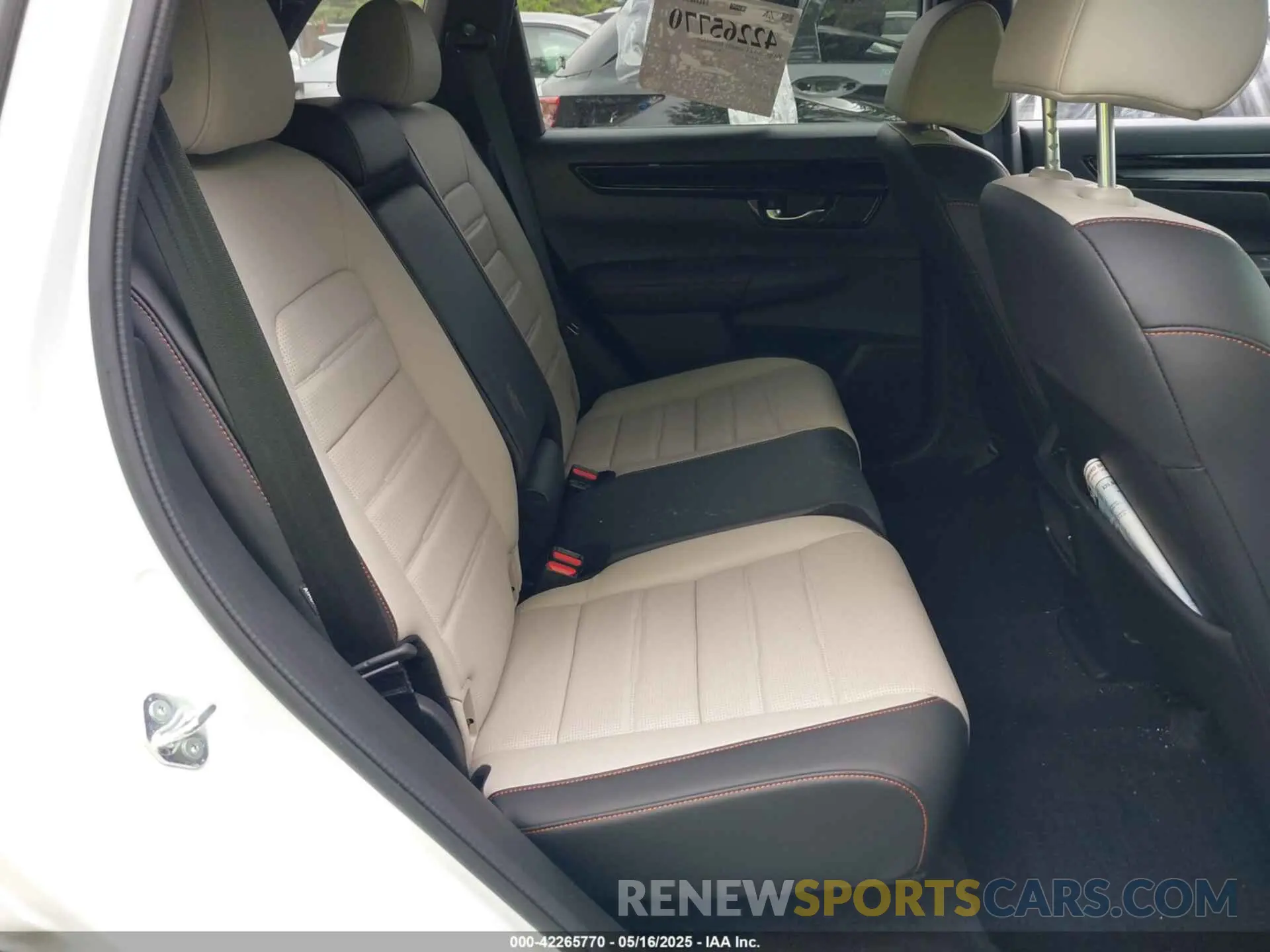 8 fotografías del automóvil dañado 7FARS6H93RE014727 HONDA CR-V HYBRID 2024