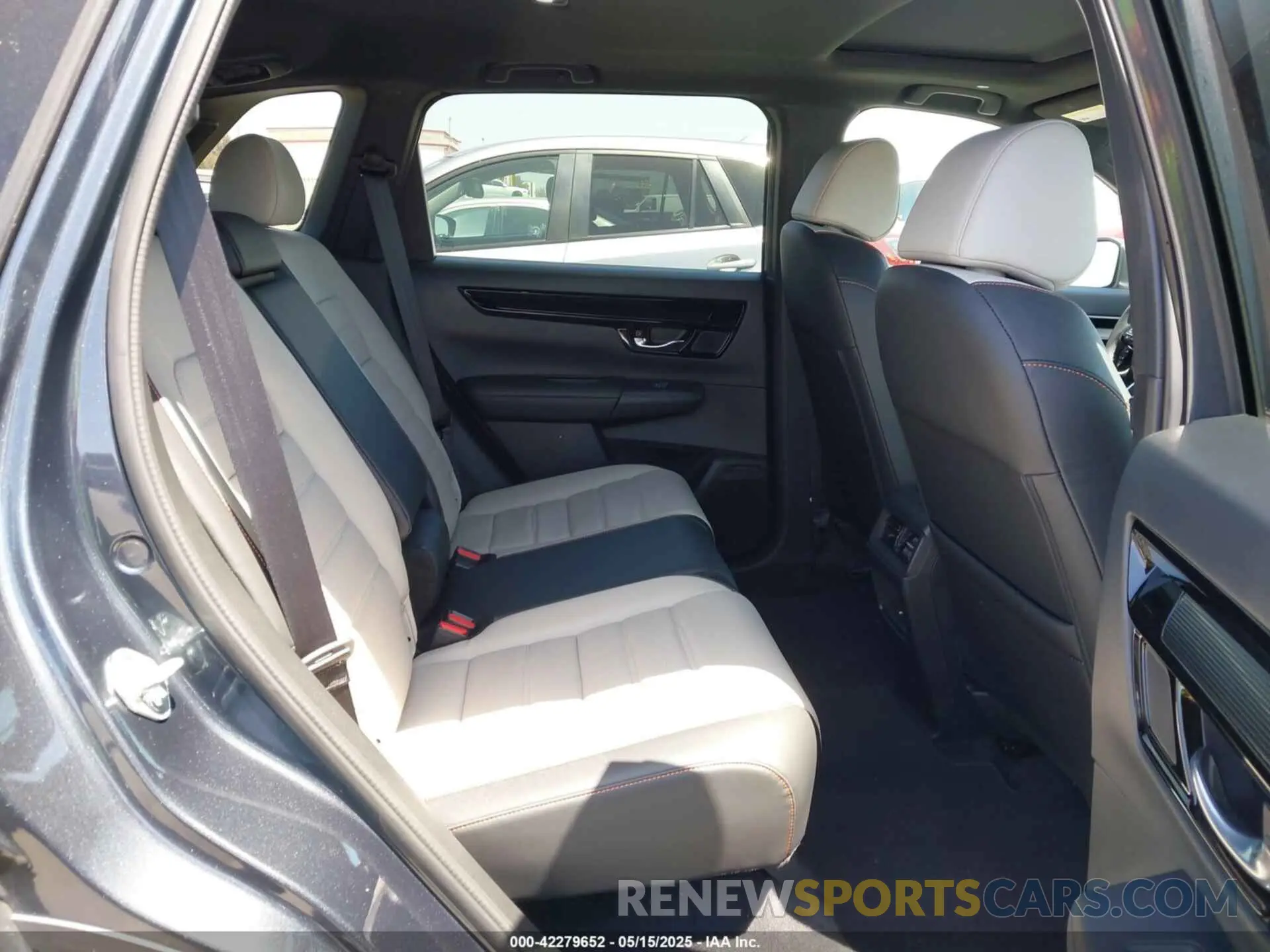 8 fotografías del automóvil dañado 7FARS6H94RE066125 HONDA CR-V HYBRID 2024