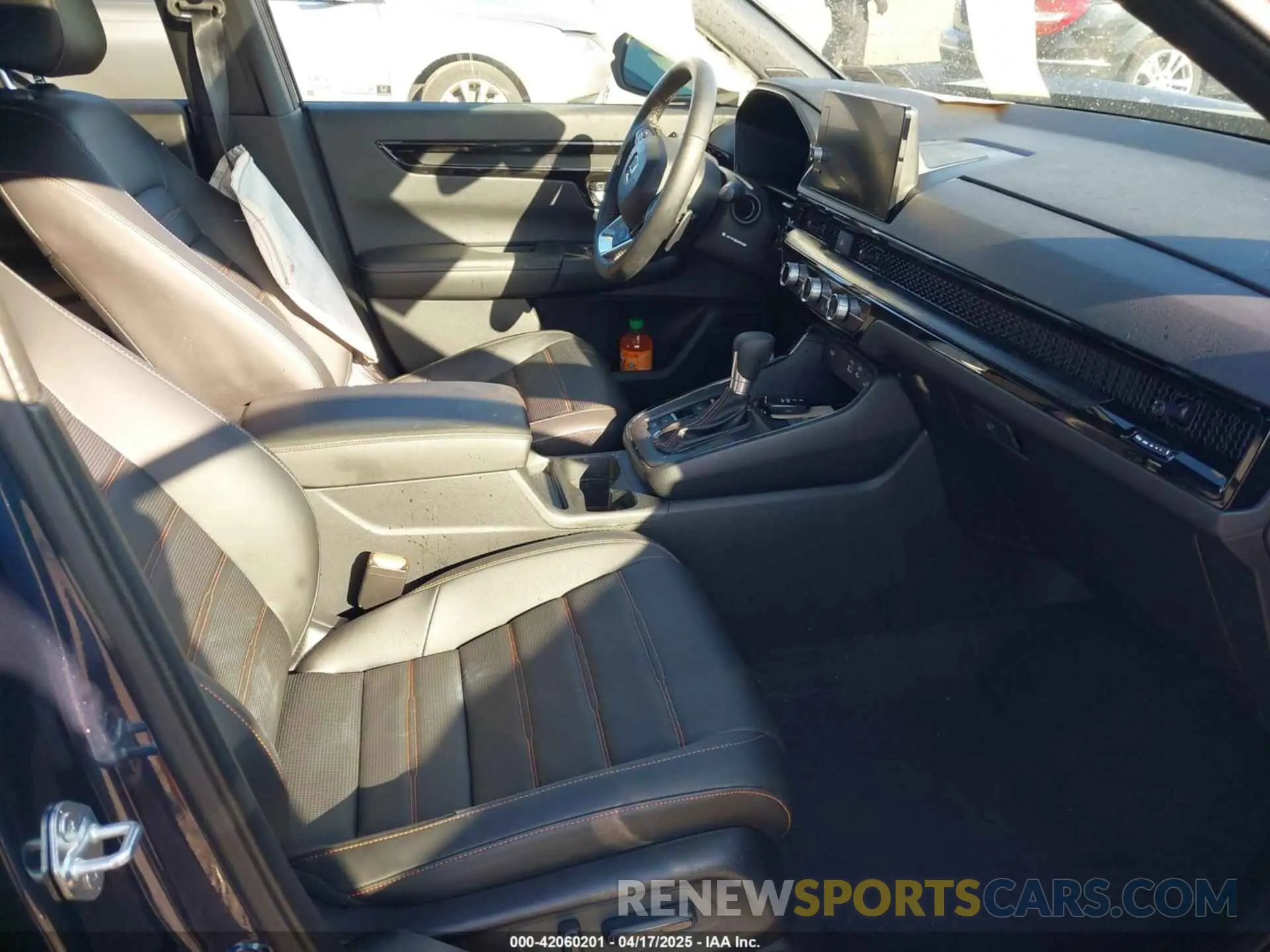 5 fotografías del automóvil dañado 2HKRS6H90SH809835 HONDA CR-V HYBRID 2025