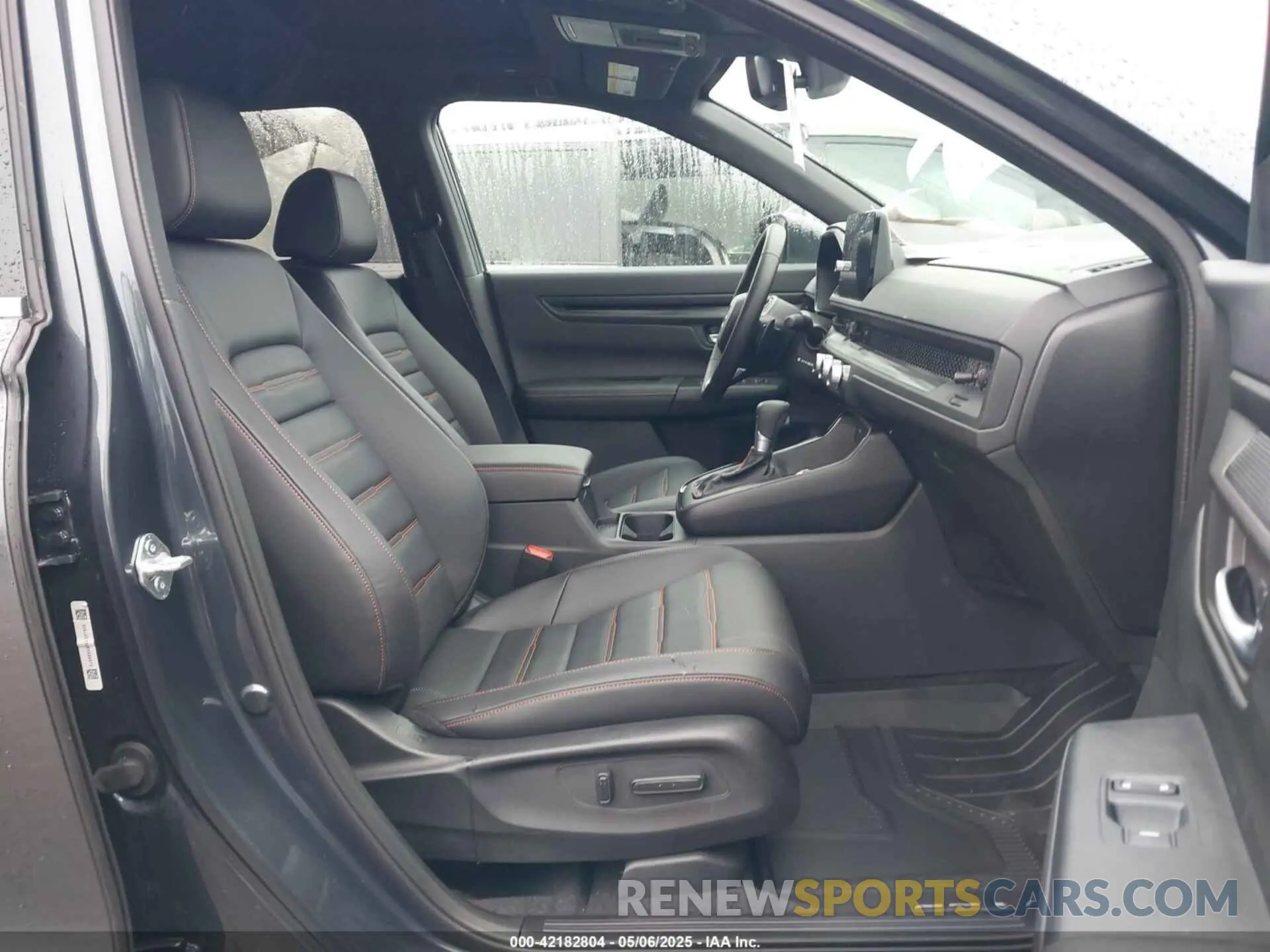 5 fotografías del automóvil dañado 5J6RS6H83SL037005 HONDA CR-V HYBRID 2025