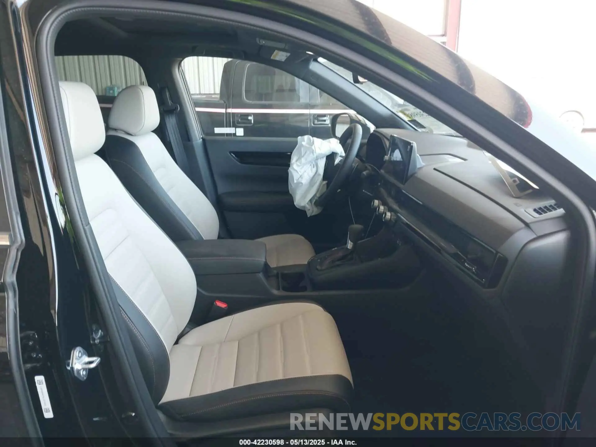 5 fotografías del automóvil dañado 5J6RS6H97SL031958 HONDA CR-V HYBRID 2025