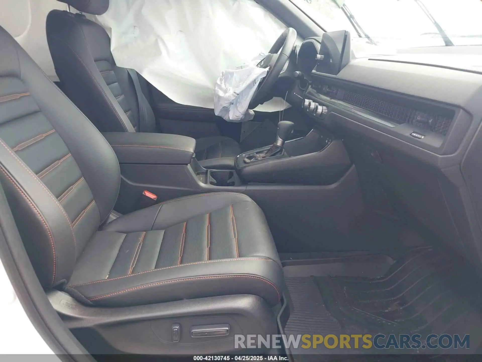 5 fotografías del automóvil dañado 7FARS5H82SE000907 HONDA CR-V HYBRID 2025