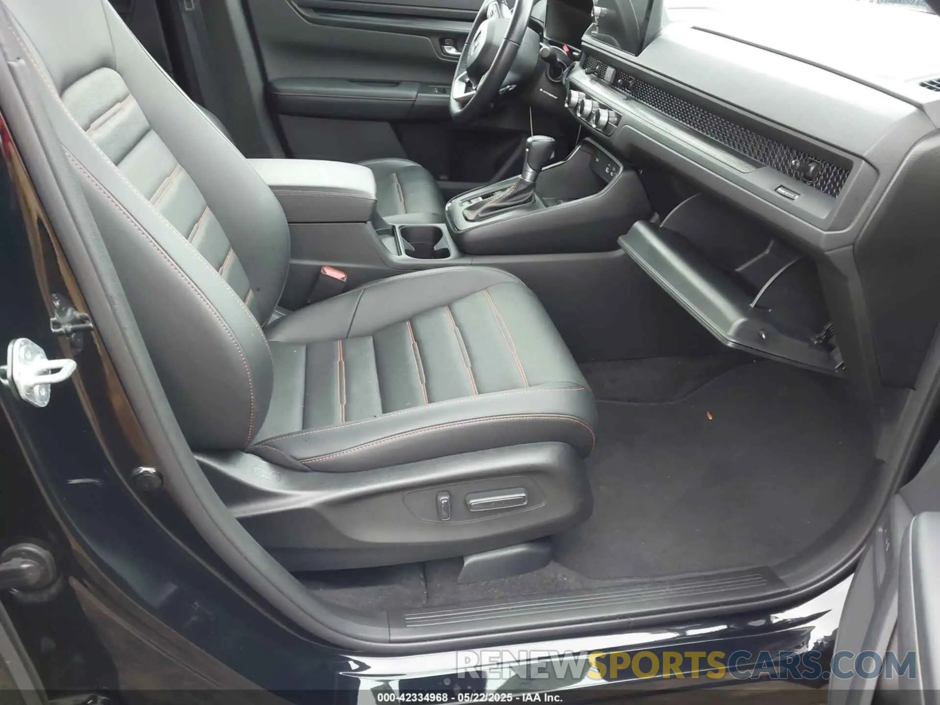 5 fotografías del automóvil dañado 7FARS5H85SE000061 HONDA CR-V HYBRID 2025