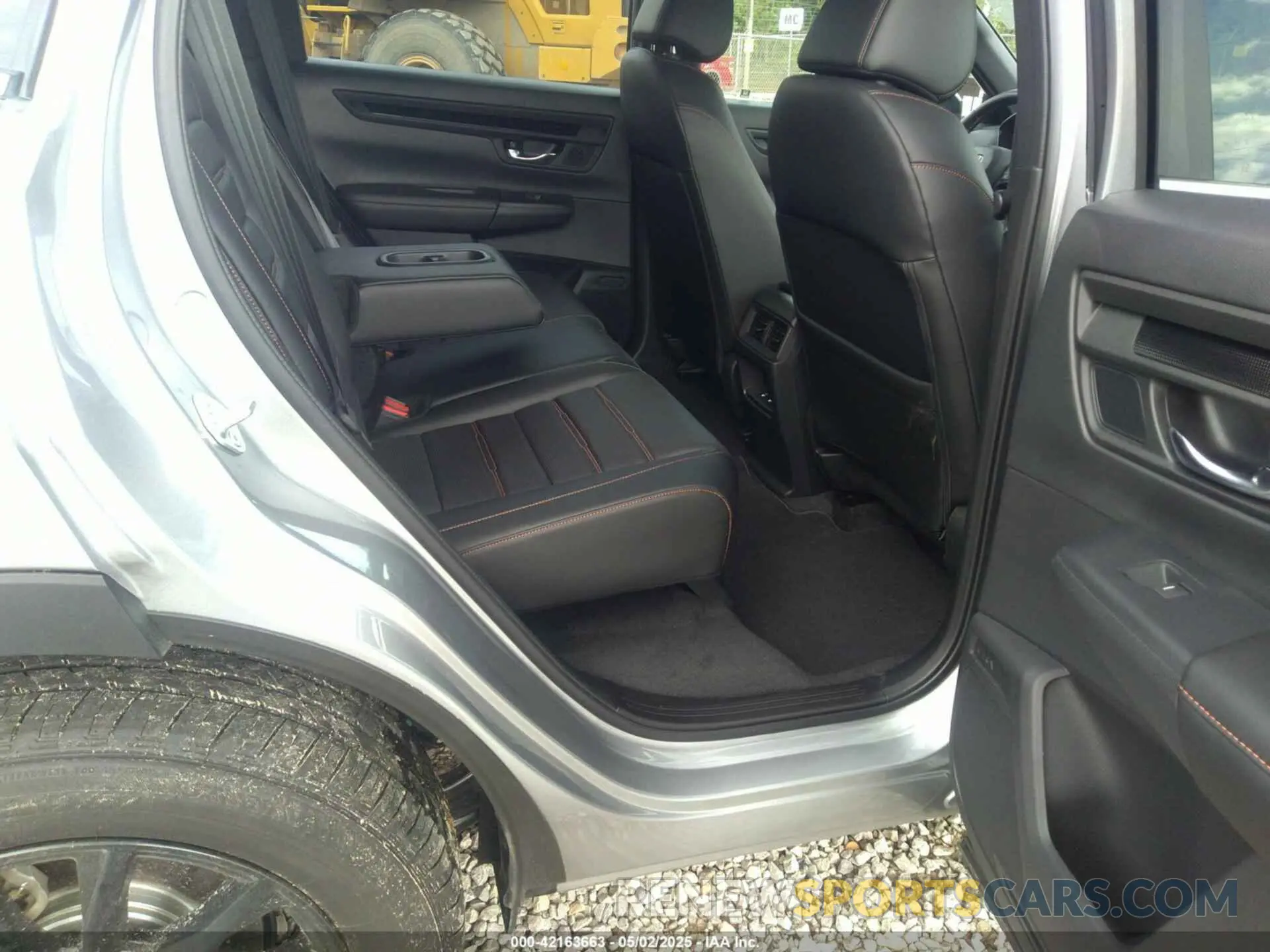 8 fotografías del automóvil dañado 7FARS6H83SE038362 HONDA CR-V HYBRID 2025
