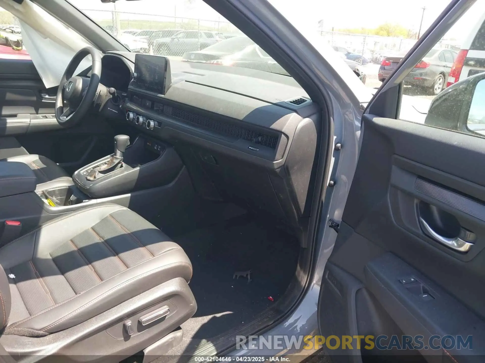 5 fotografías del automóvil dañado 7FARS6H84SE022204 HONDA CR-V HYBRID 2025