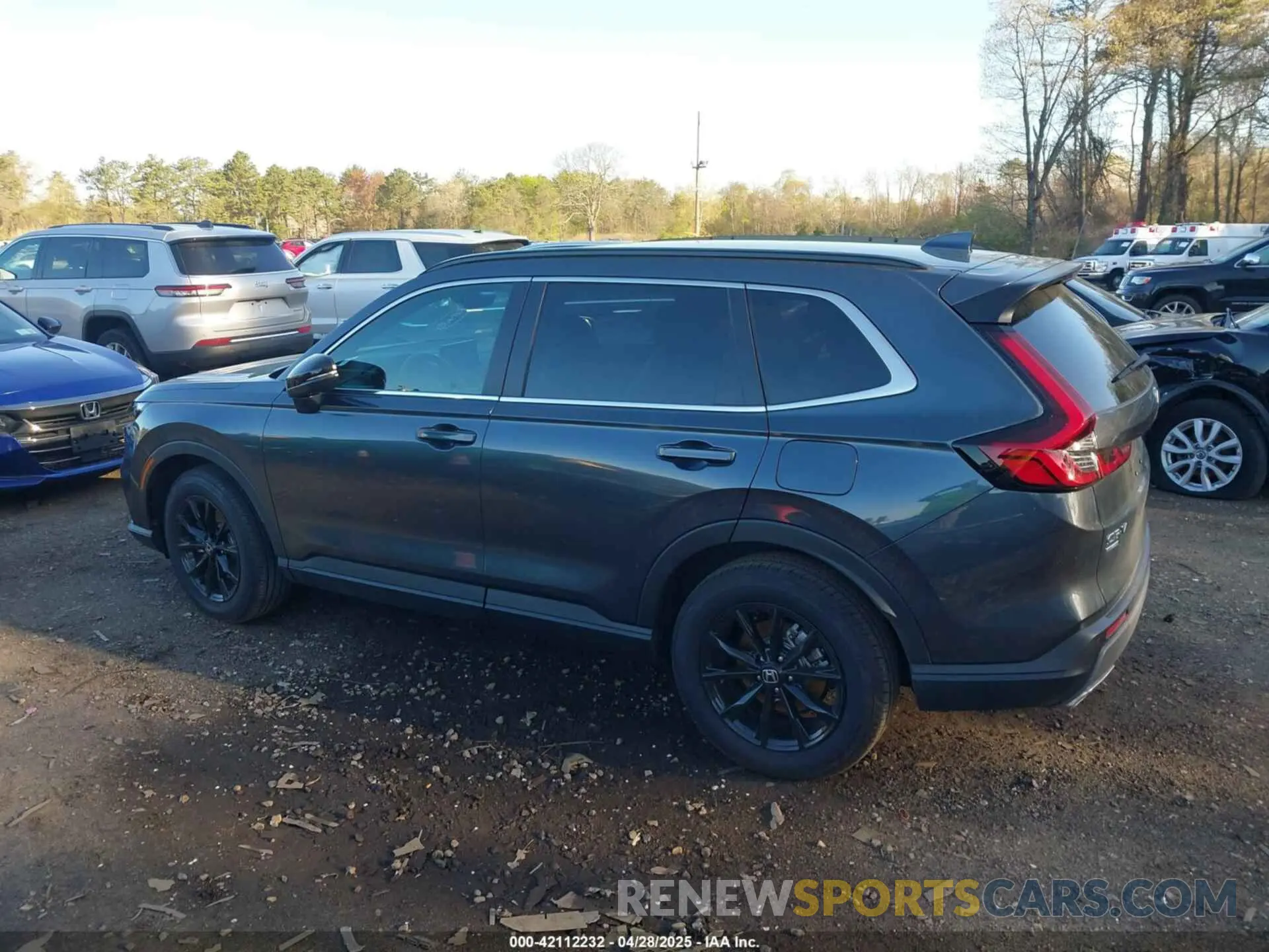 14 fotografías del automóvil dañado 7FARS6H85SE028321 HONDA CR-V HYBRID 2025