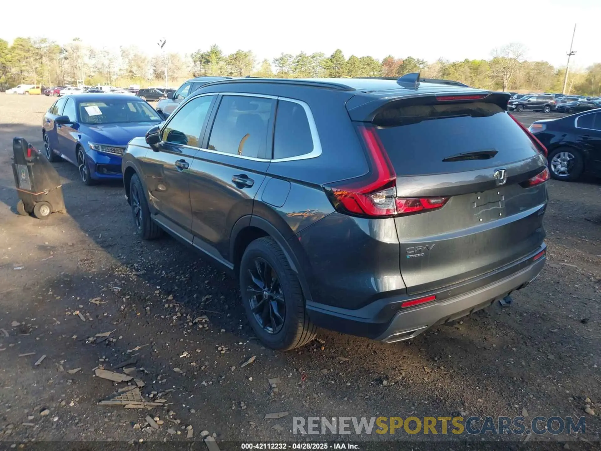 3 fotografías del automóvil dañado 7FARS6H85SE028321 HONDA CR-V HYBRID 2025