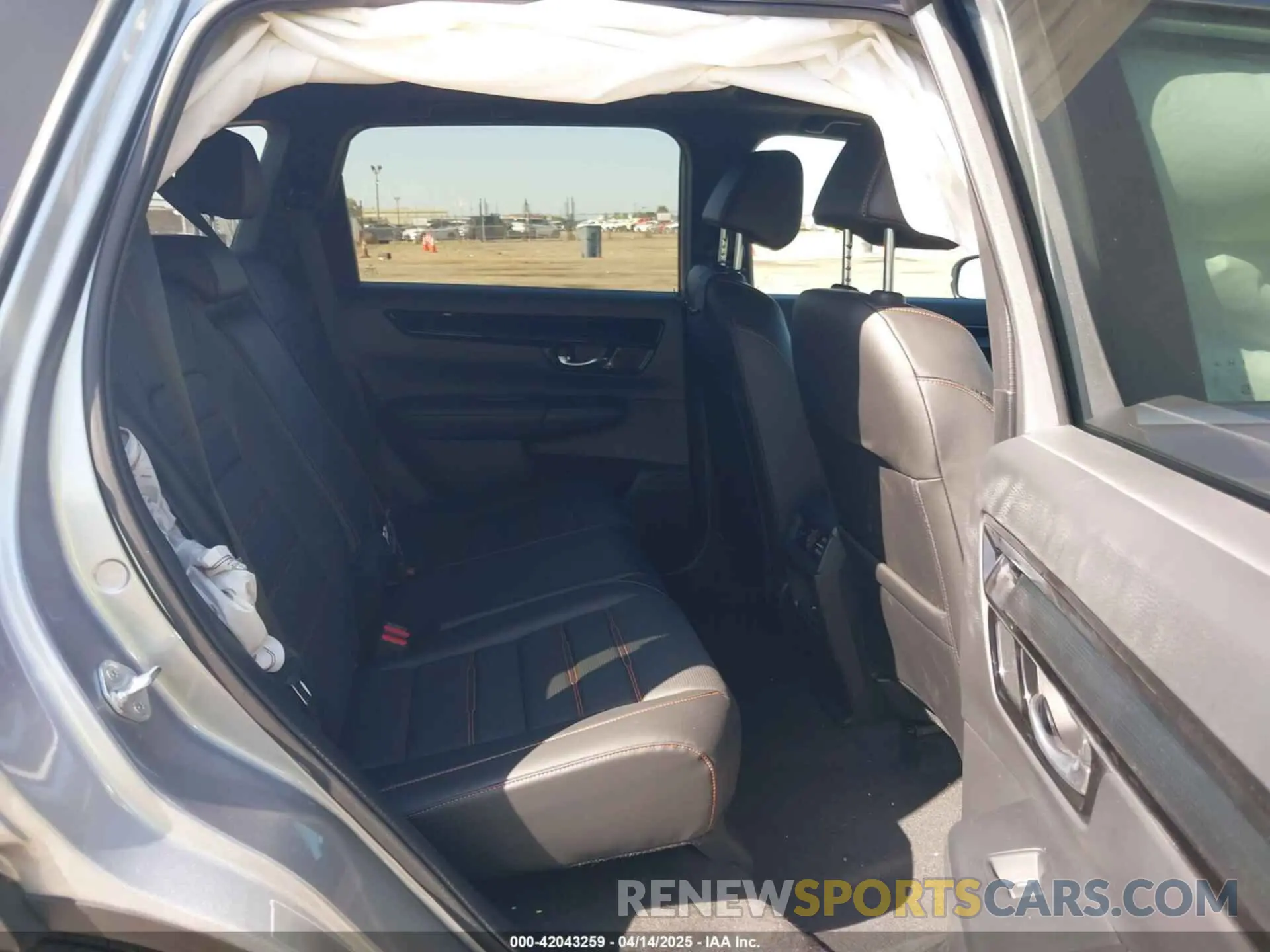 8 fotografías del automóvil dañado 7FARS6H91SE052754 HONDA CR-V HYBRID 2025