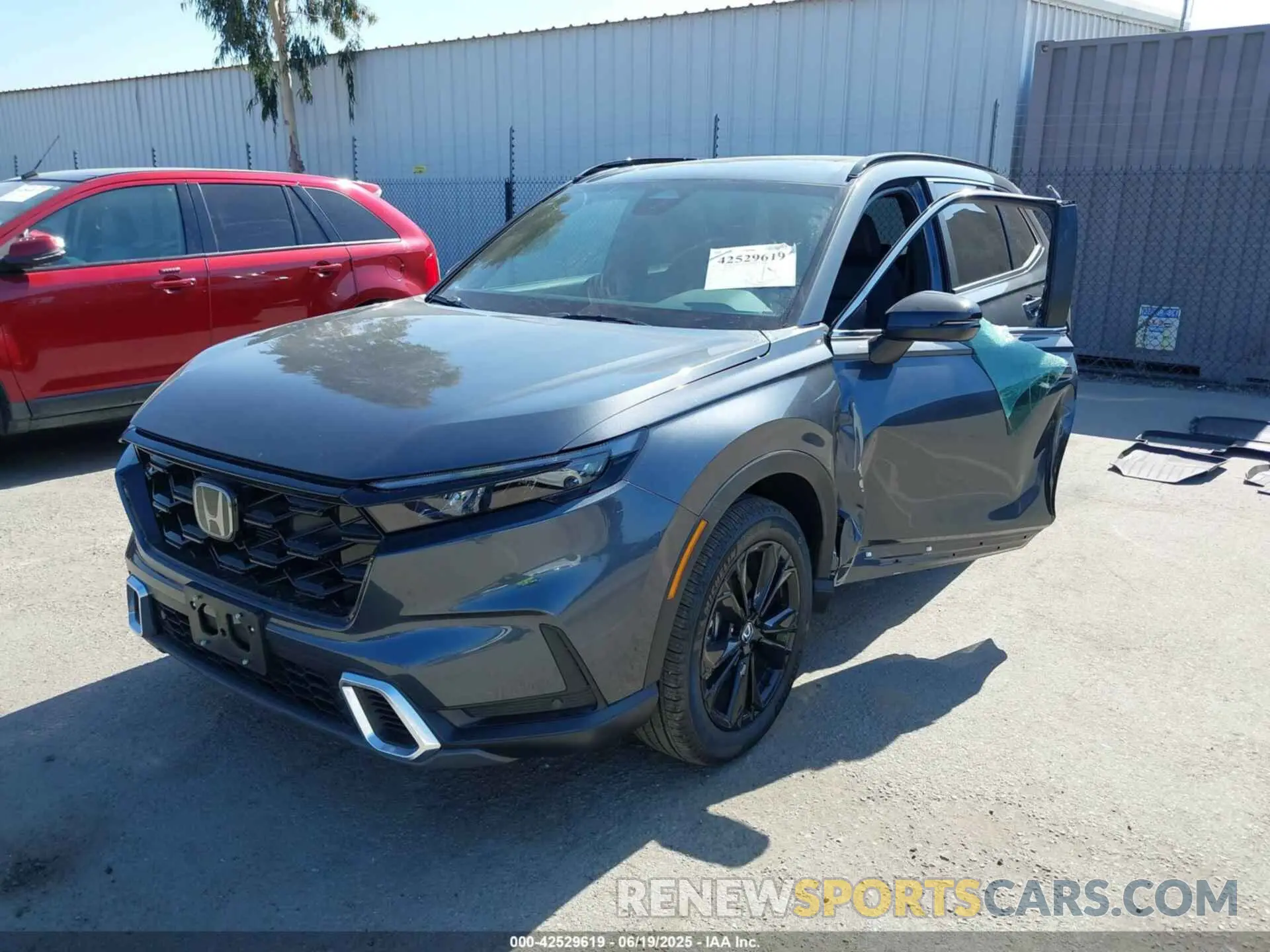 2 fotografías del automóvil dañado 7FARS6H94SE019487 HONDA CR-V HYBRID 2025