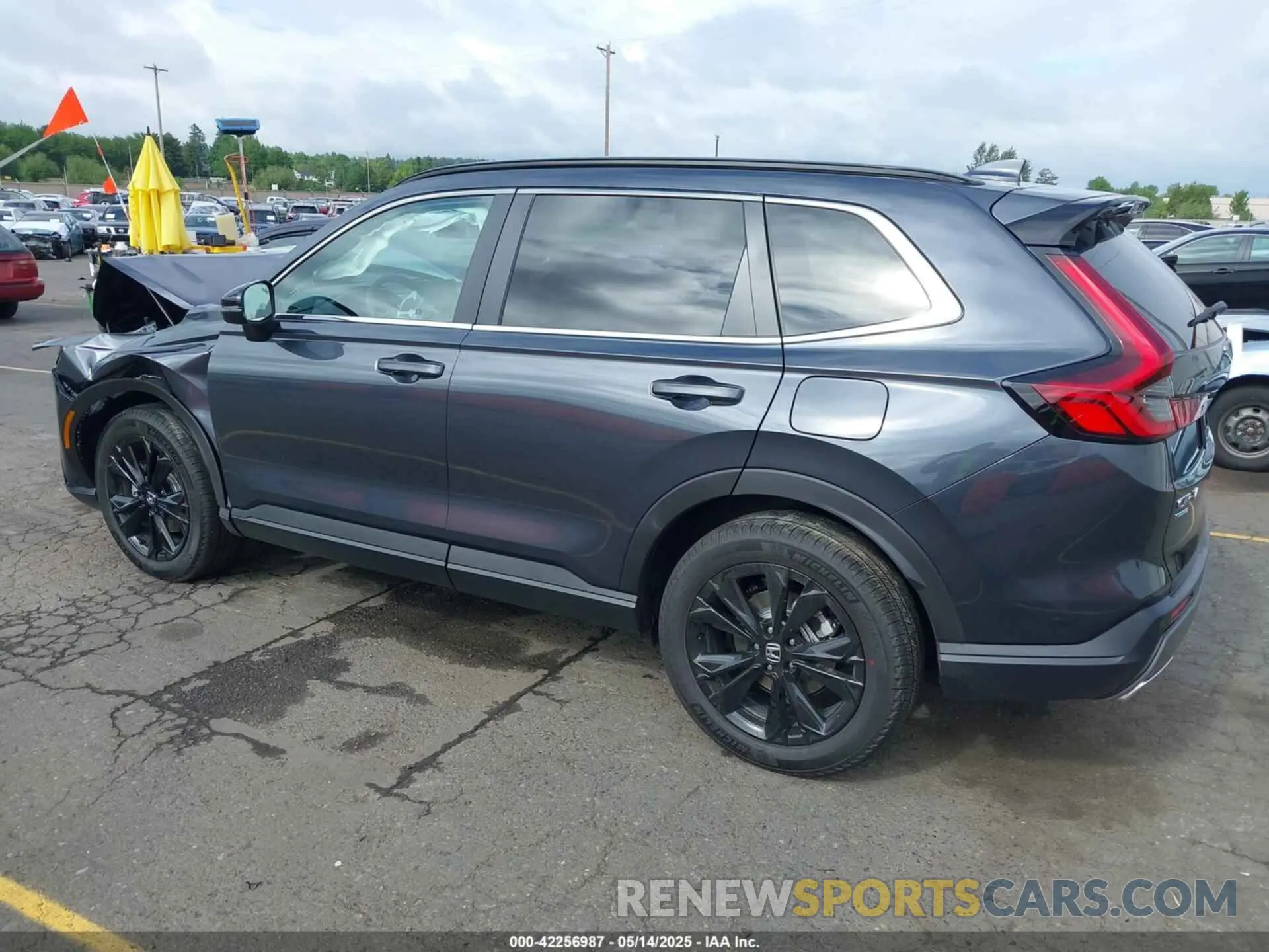 3 fotografías del automóvil dañado 7FARS6H96SE088004 HONDA CR-V HYBRID 2025