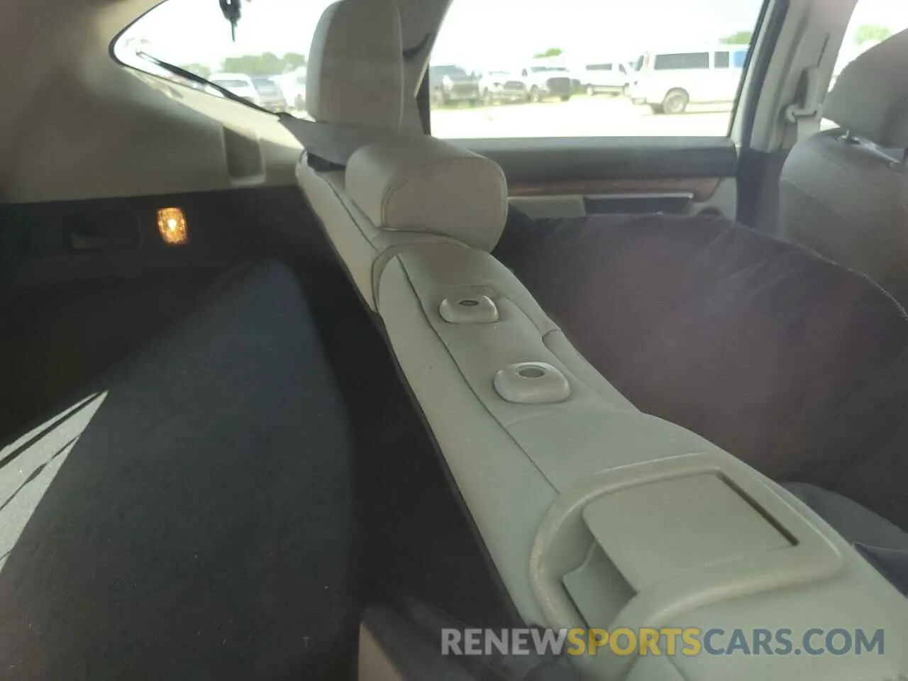 10 fotografías del automóvil dañado 2HKRW2H93KH642660 HONDA CRV 2019