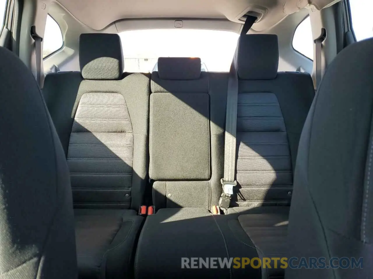 10 fotografías del automóvil dañado 2HKRW6H36KH225942 HONDA CRV 2019