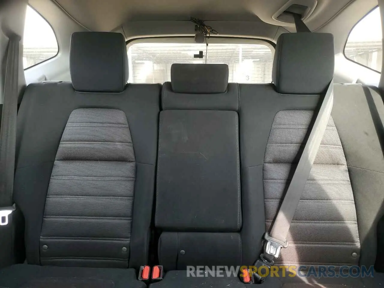 10 fotografías del automóvil dañado 2HKRW6H37KH219034 HONDA CRV 2019