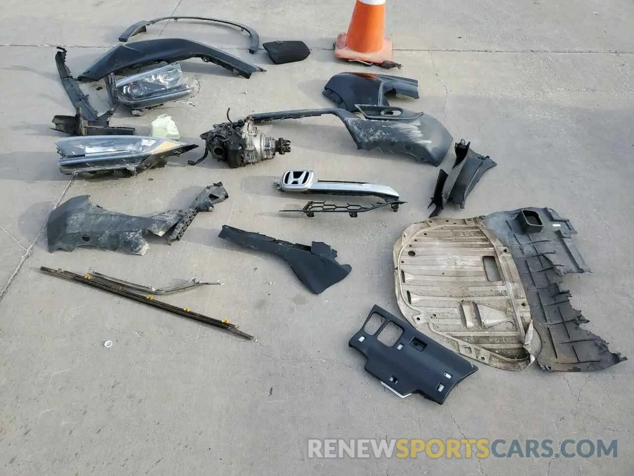 13 fotografías del automóvil dañado 5J6RW2H51KA021724 HONDA CRV 2019