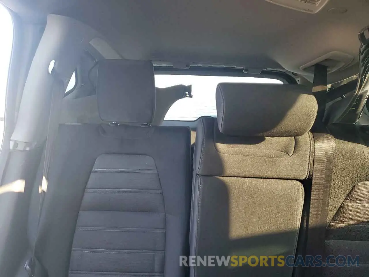 10 fotografías del automóvil dañado 7FARW1H50KE017482 HONDA CRV 2019