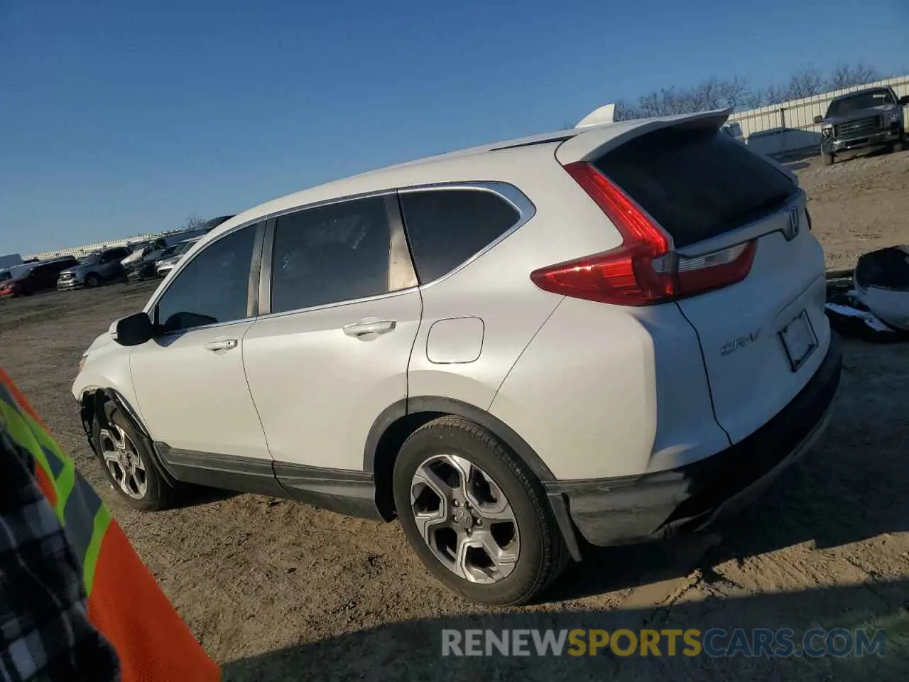 2 fotografías del automóvil dañado 7FARW1H50KE017482 HONDA CRV 2019