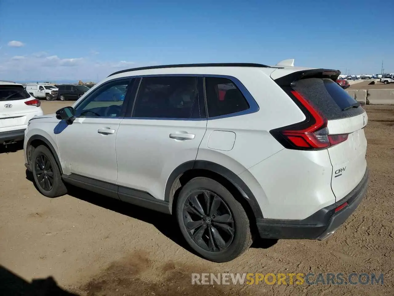 2 fotografías del automóvil dañado 2HKRS6H92PH800738 HONDA CRV 2023