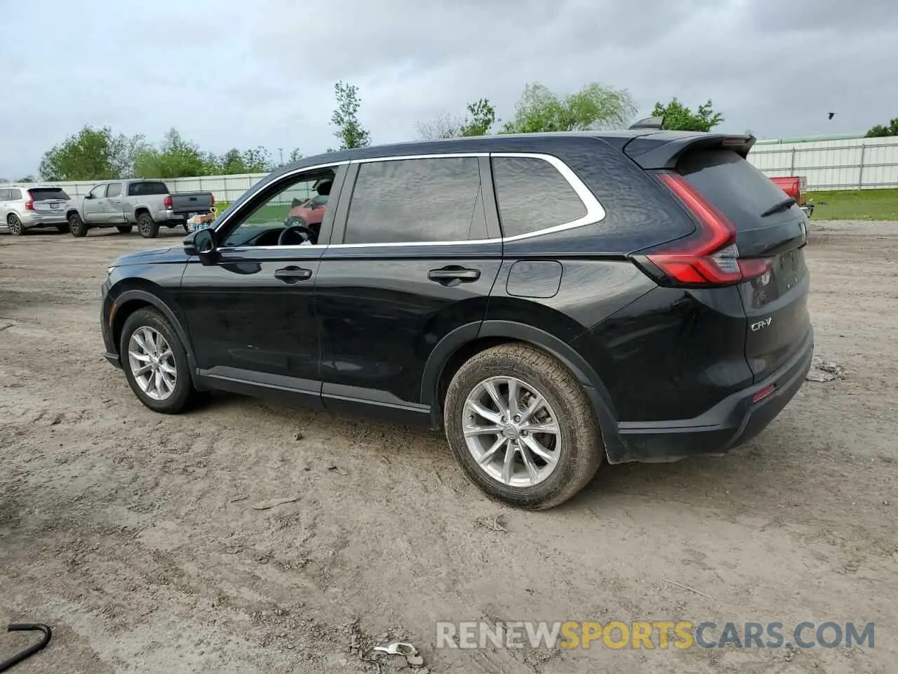 2 fotografías del automóvil dañado 7FARS3H79PE003841 HONDA CRV 2023