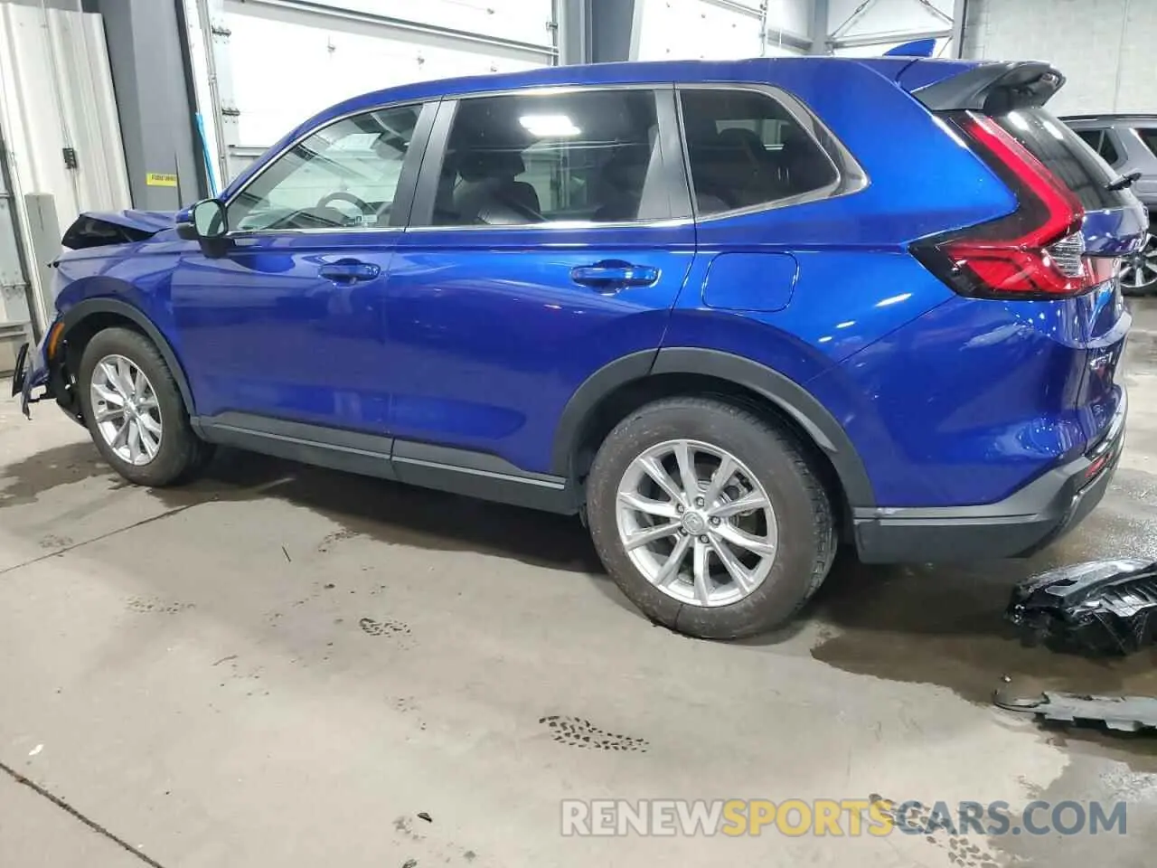 2 fotografías del automóvil dañado 7FARS4H74PE018236 HONDA CRV 2023