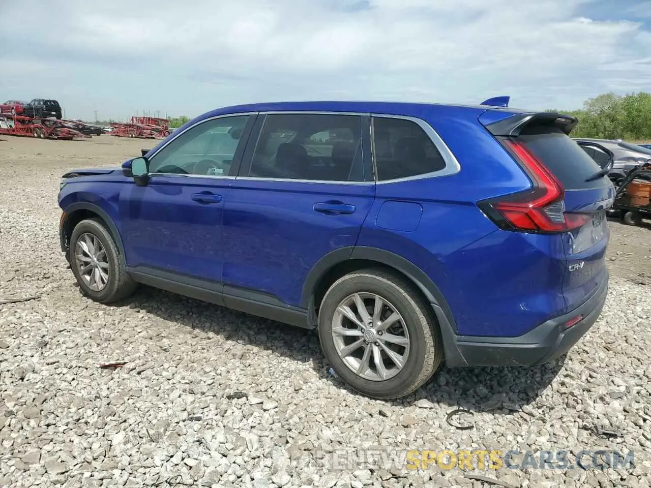2 fotografías del automóvil dañado 7FARS4H78PE002492 HONDA CRV 2023