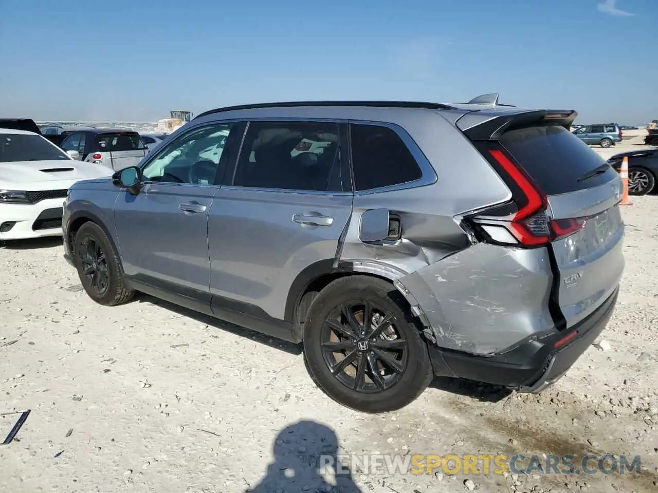 2 fotografías del automóvil dañado 7FARS5H53PE007880 HONDA CRV 2023