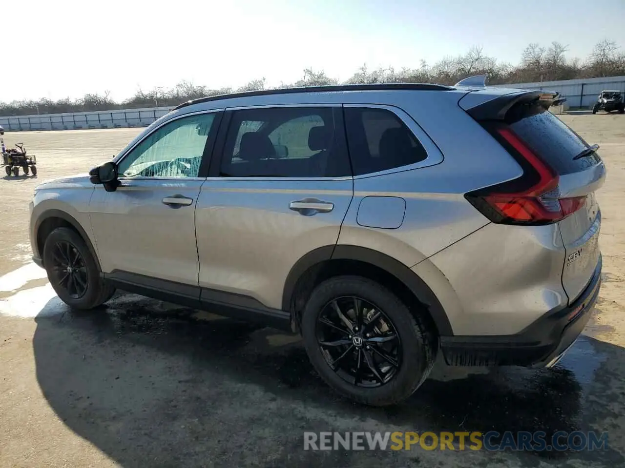2 fotografías del automóvil dañado 7FARS6H54PE029506 HONDA CRV 2023
