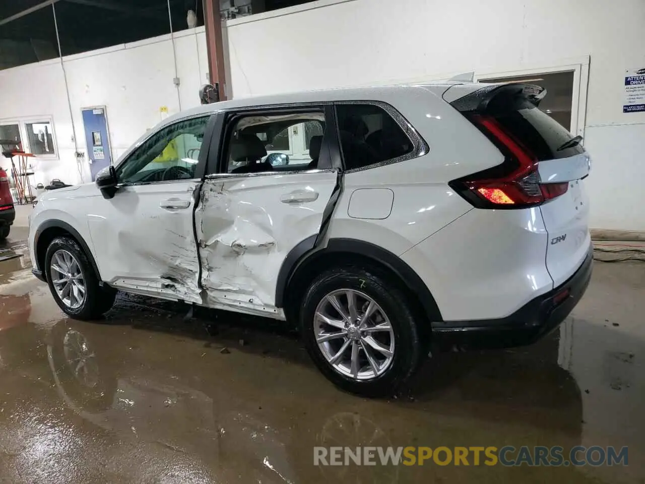 2 fotografías del automóvil dañado 7FARS4H46RE004833 HONDA CRV 2024