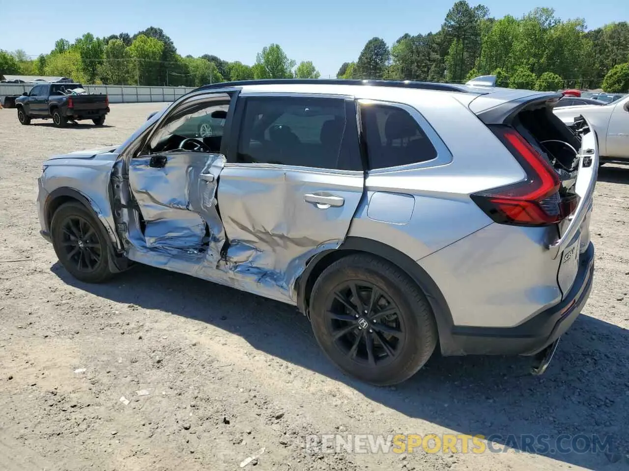 2 fotografías del automóvil dañado 7FARS5H50RE004485 HONDA CRV 2024