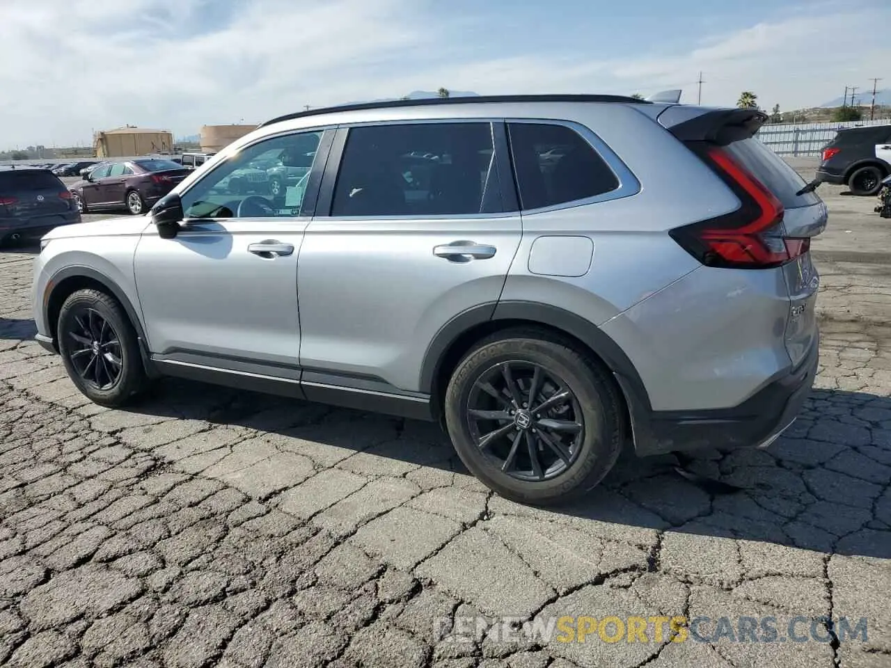 2 fotografías del automóvil dañado 7FARS5H58RE005173 HONDA CRV 2024