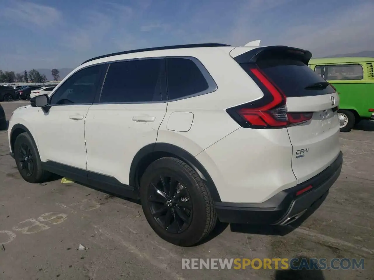 2 fotografías del automóvil dañado 7FARS5H89RE012546 HONDA CRV 2024