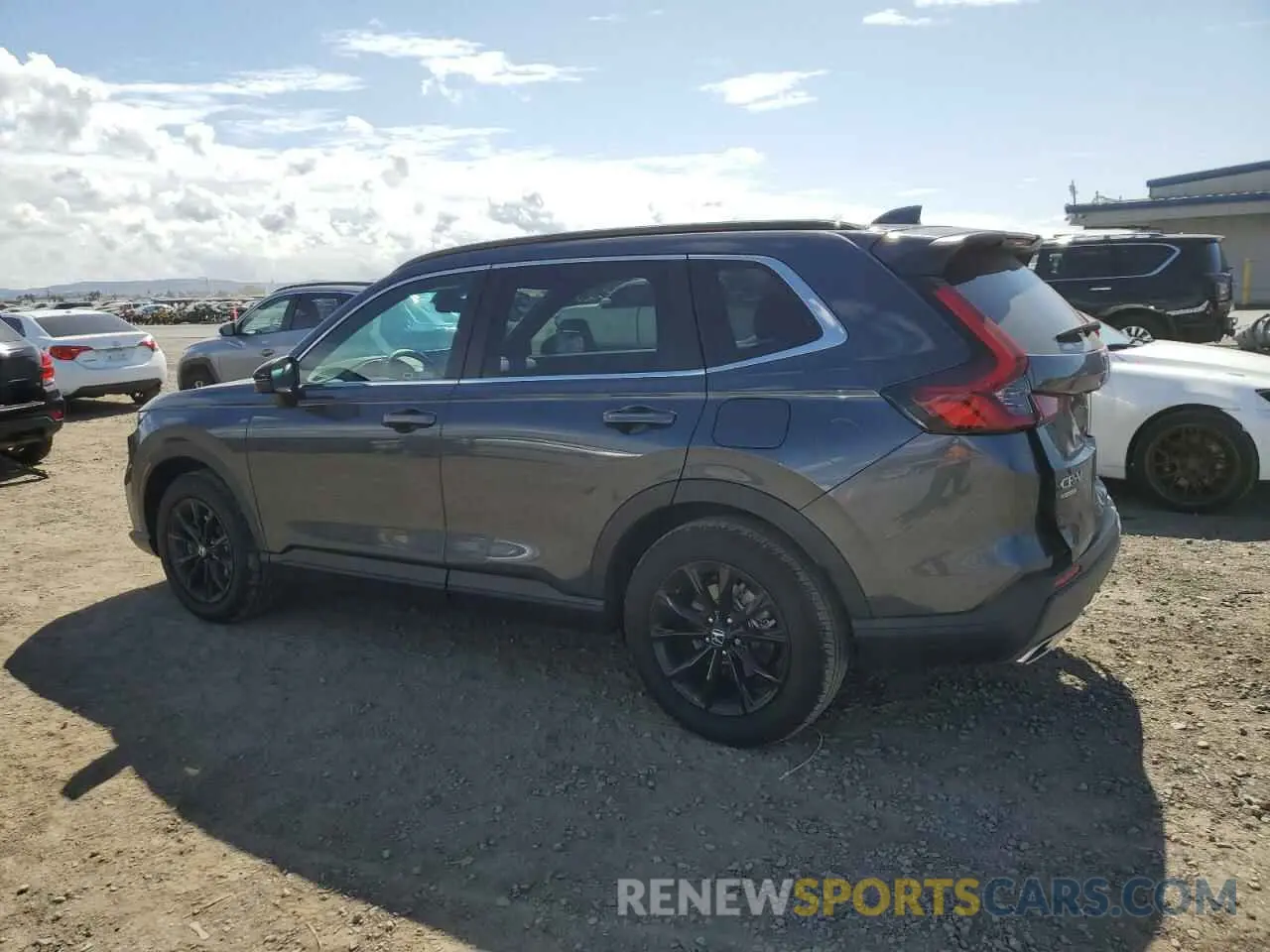 2 fotografías del automóvil dañado 7FARS6H51RE069688 HONDA CRV 2024