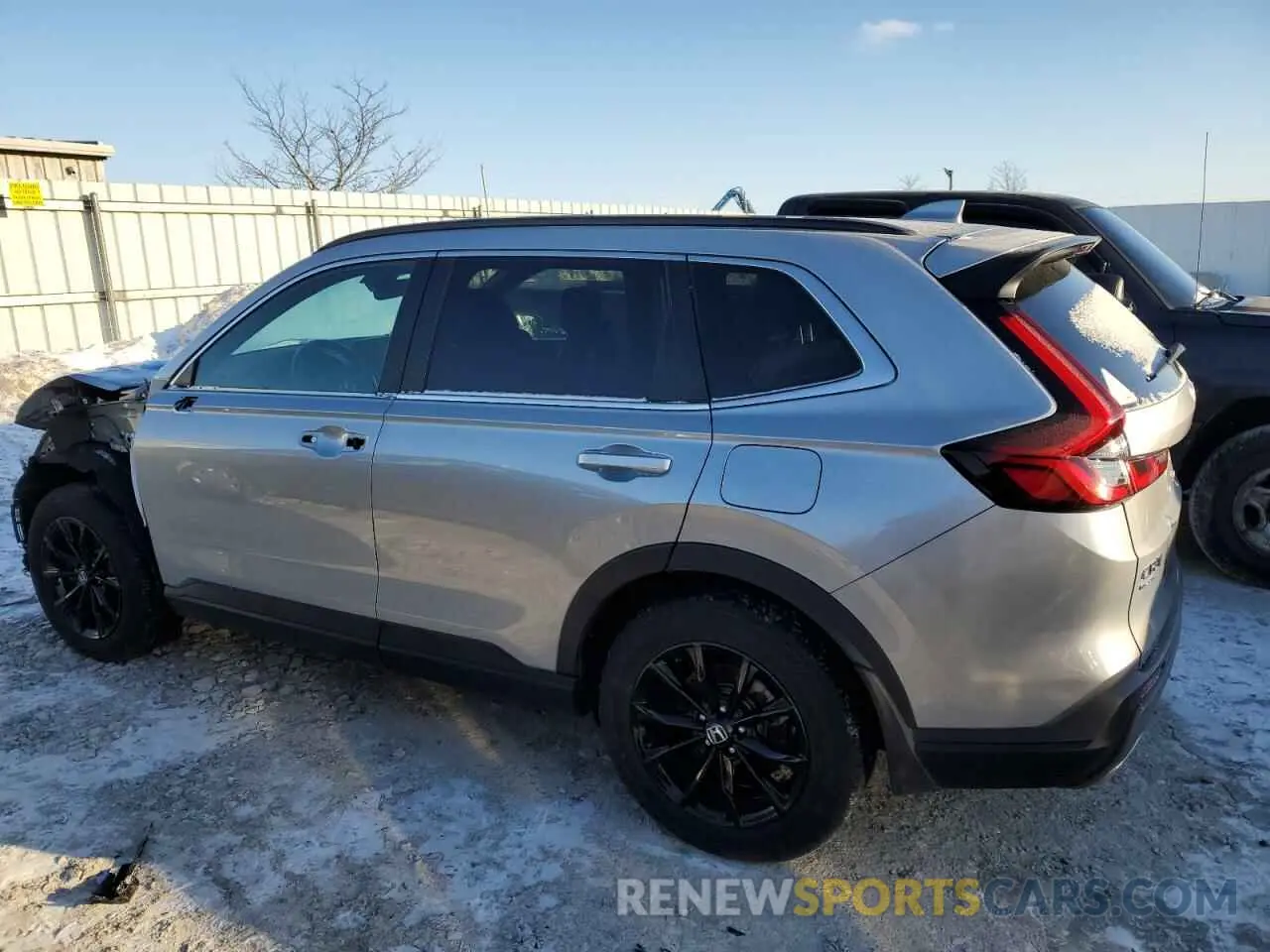 2 fotografías del automóvil dañado 7FARS6H82RE000065 HONDA CRV 2024