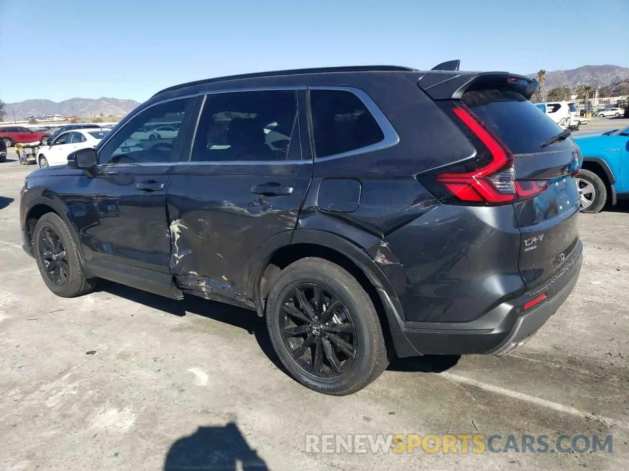 2 fotografías del automóvil dañado 7FARS6H82RE024835 HONDA CRV 2024