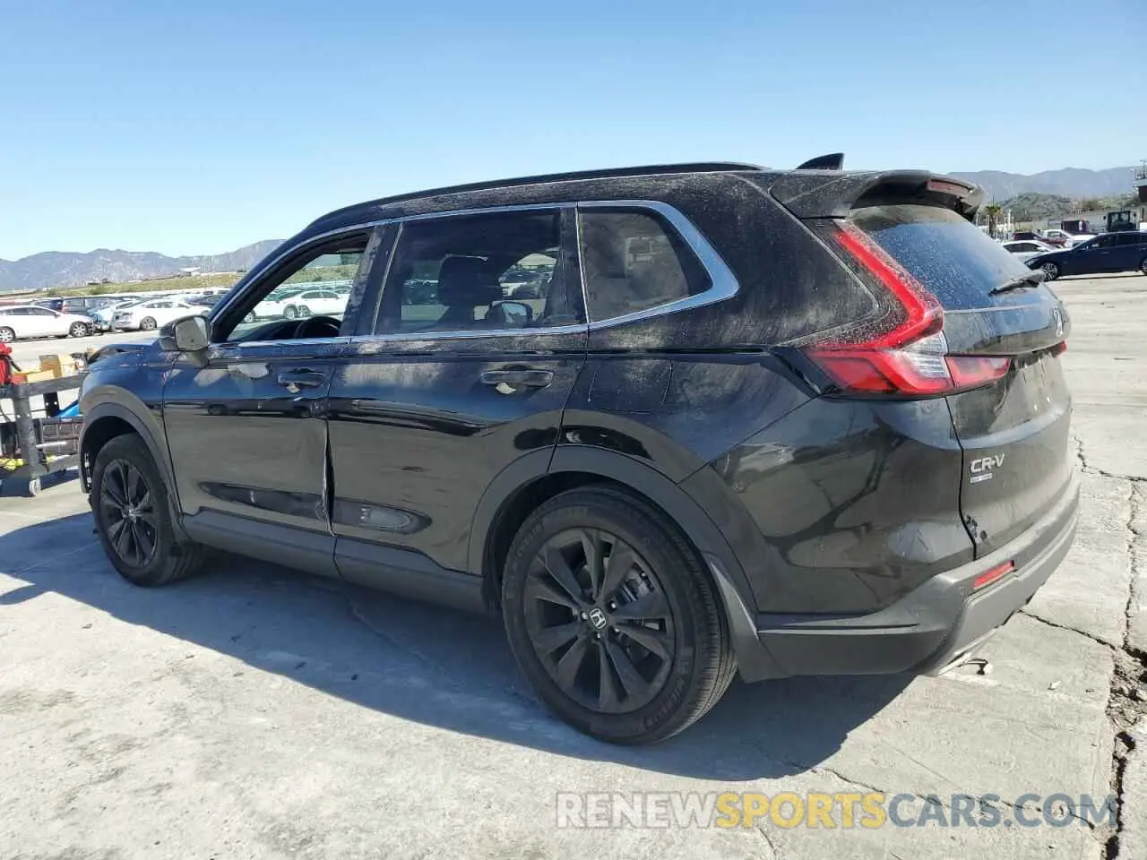 2 fotografías del automóvil dañado 7FARS6H97RE036486 HONDA CRV 2024